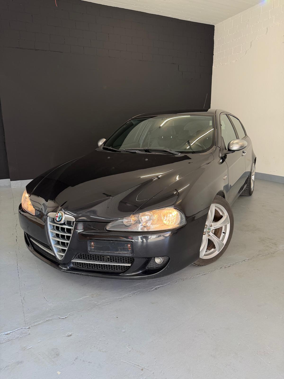 ALFA ROMEO 147 1.9 16V JTD Q2 ***CH-Fahrzeug***-showroom-element-2