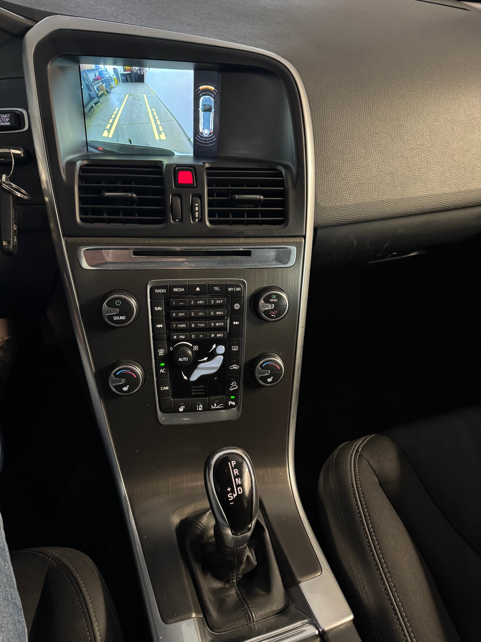 VOLVO XC60 D4 AWD Summum Geartronic-image-12