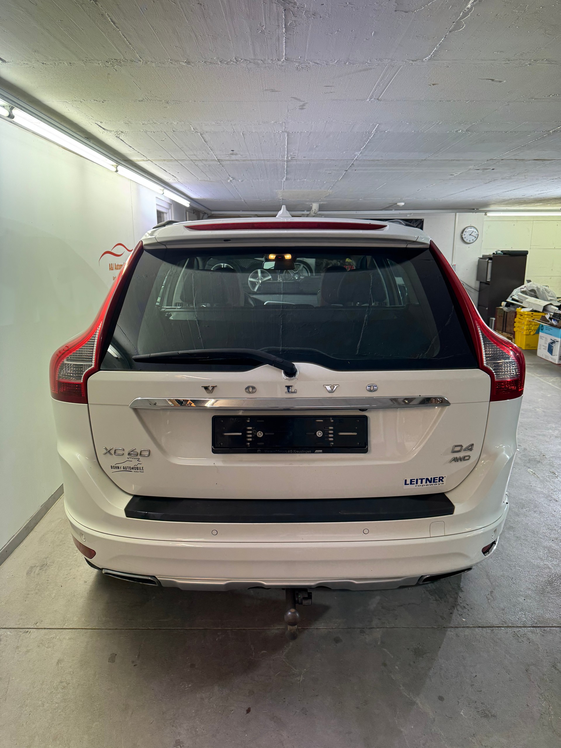 VOLVO XC60 D4 AWD Summum Geartronic-image-5