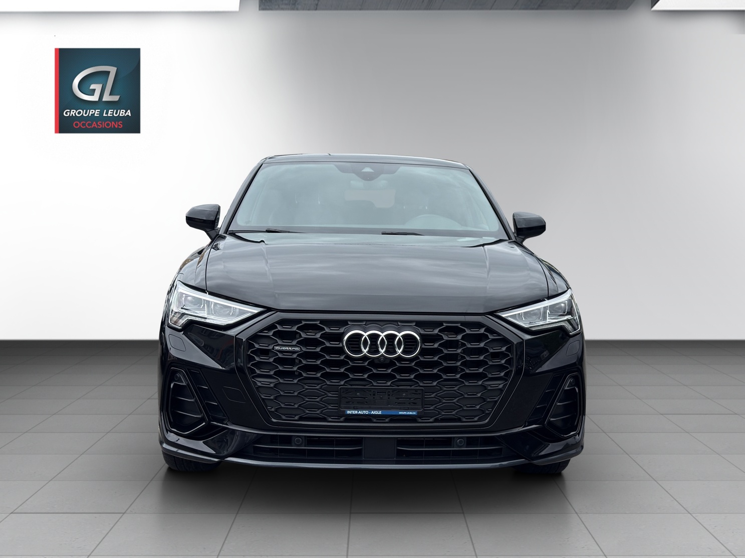 AUDI Q3 SB 40TDI S line Att qu-showroom-element-1