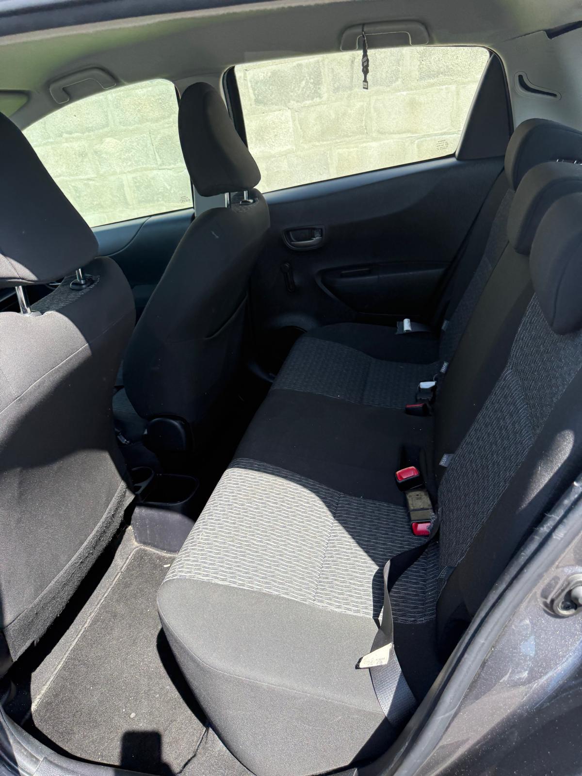 TOYOTA Yaris 1.33 Luna-image-7