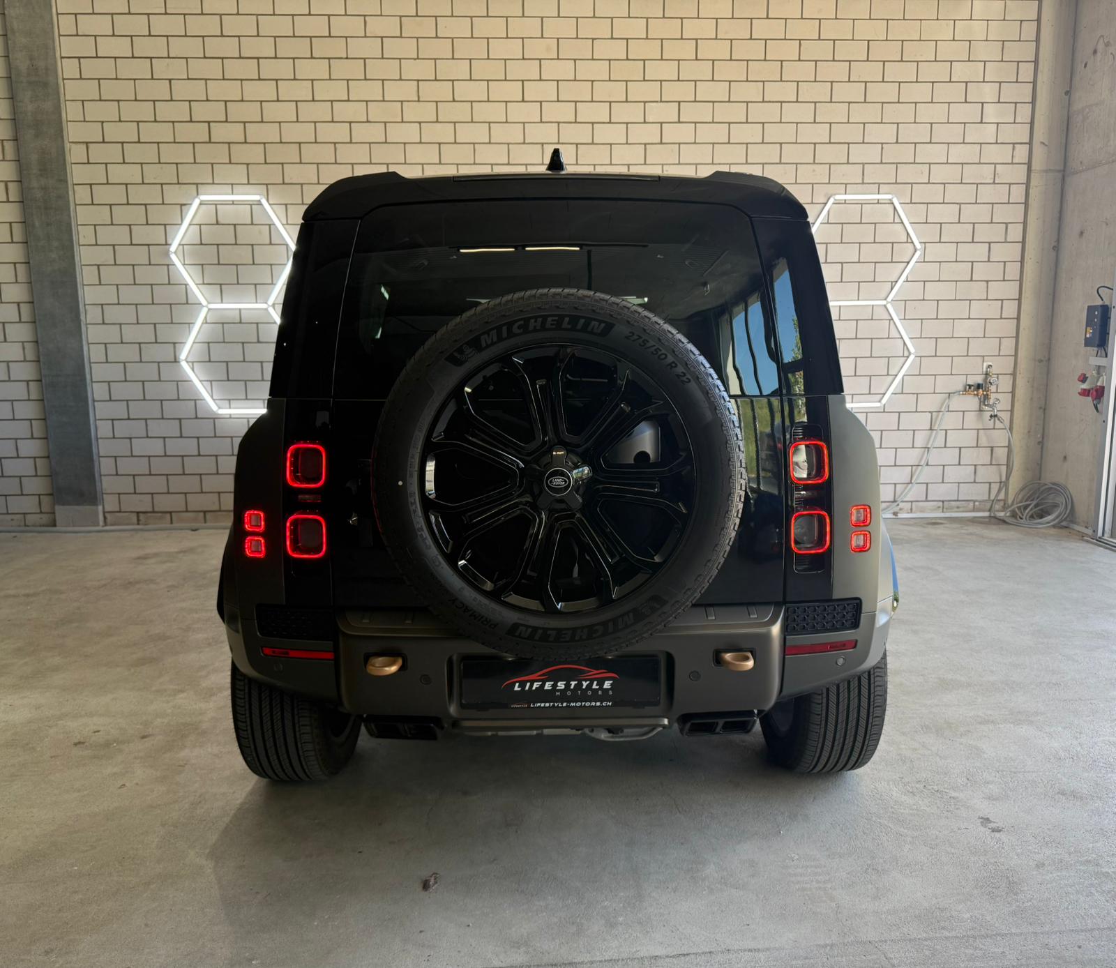 LAND ROVER Defender 110 635 V8 4.4 Octa Edition One AT8-image-3
