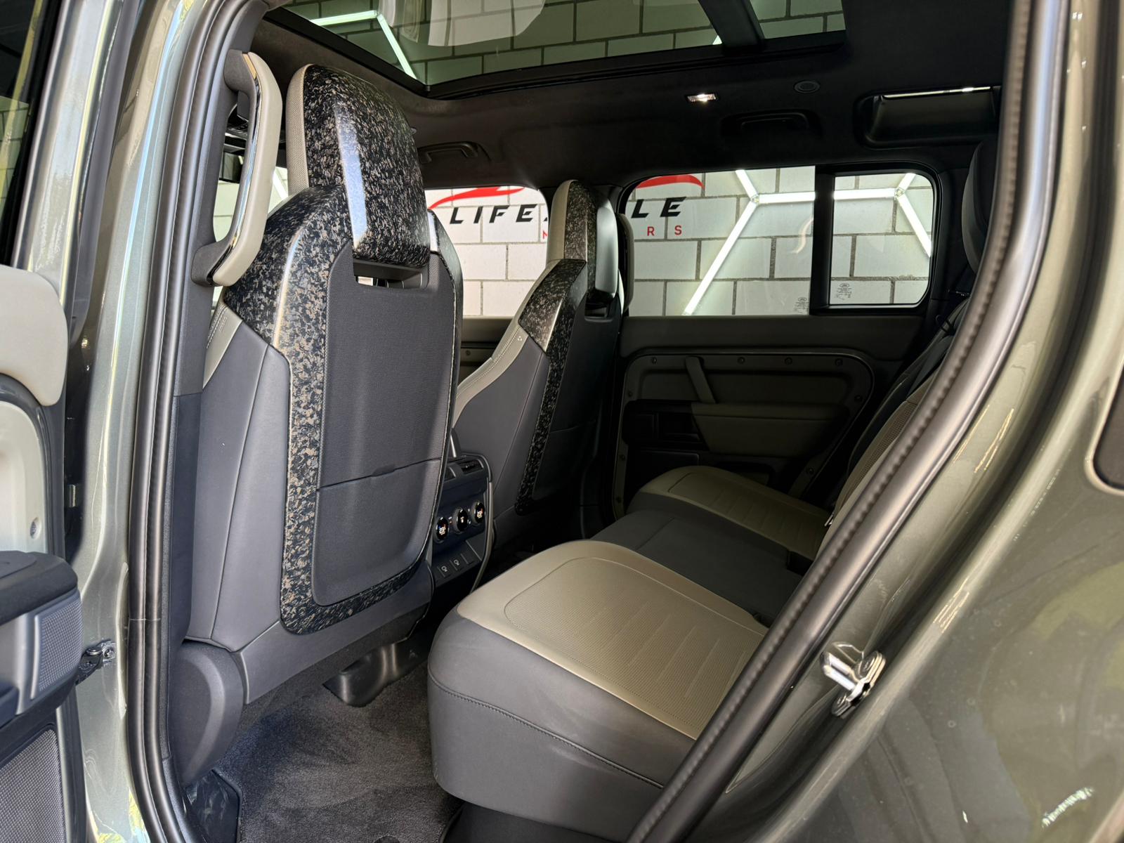 LAND ROVER Defender 110 635 V8 4.4 Octa Edition One AT8-image-14