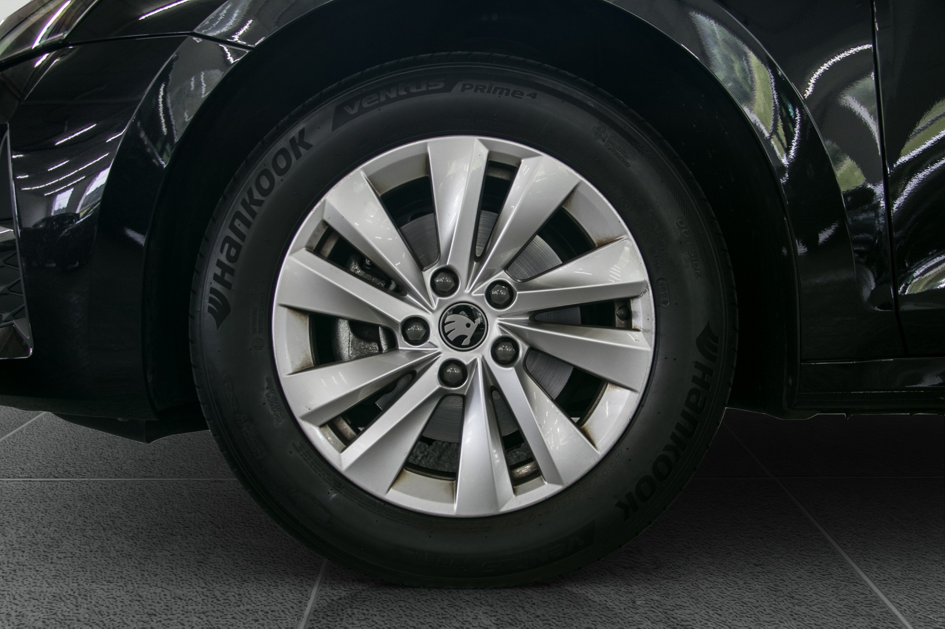 SKODA Octavia Combi 2.0 TDI DSG Selection-image-15