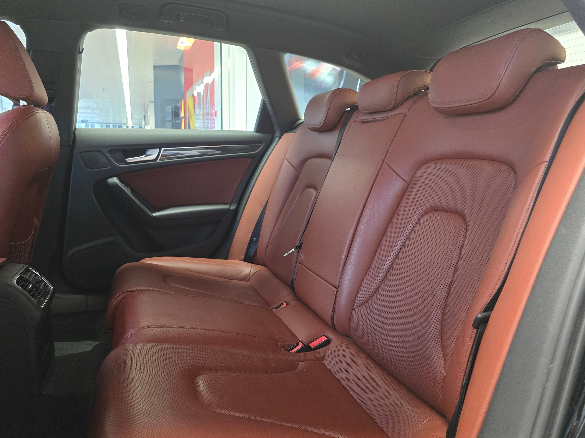 AUDI S4 Avant 3.0 TFSI quattro S-tronic-image-14