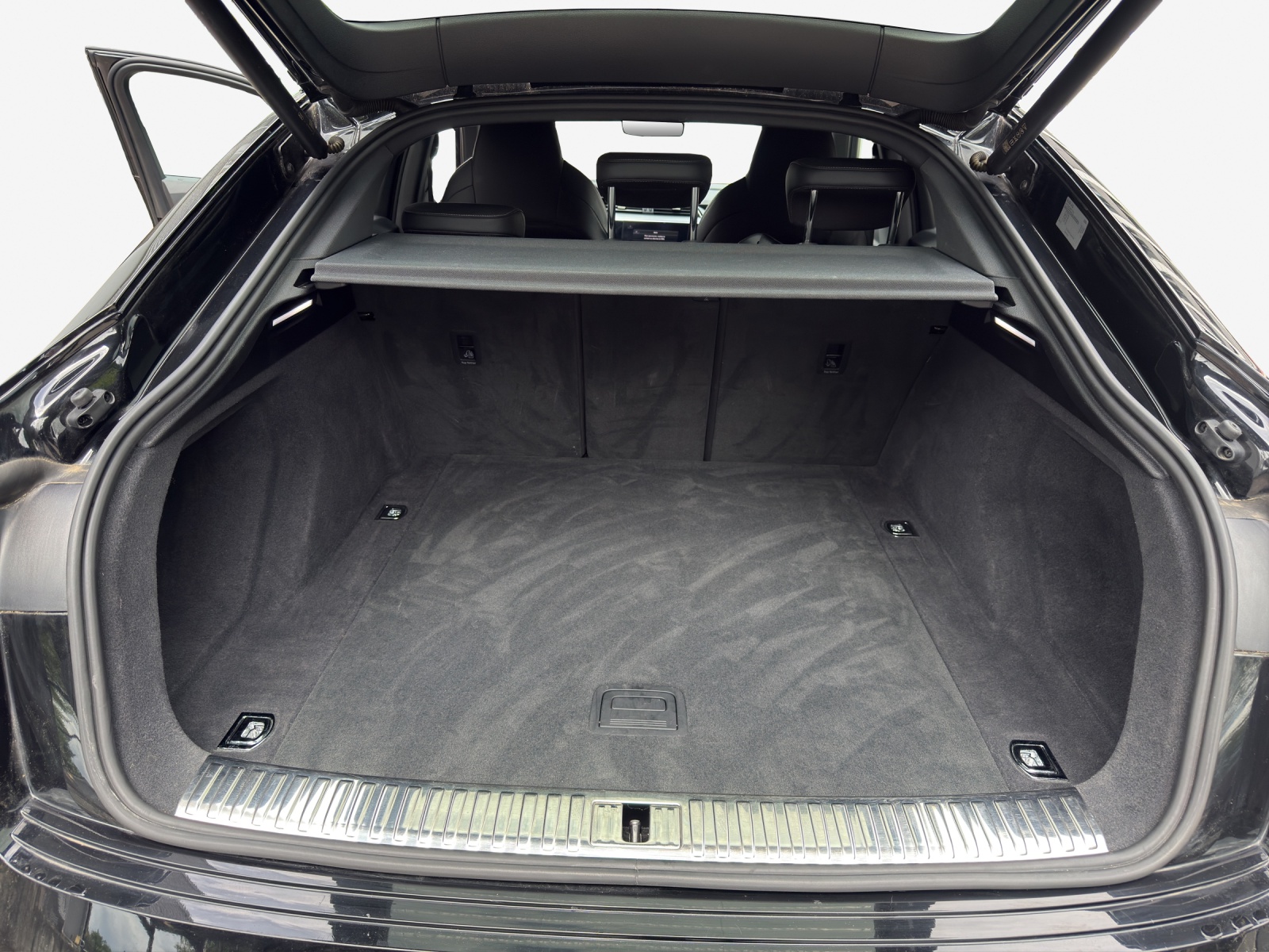 AUDI e-tron 55 Sportback S Line Black Edition quattro-image-12
