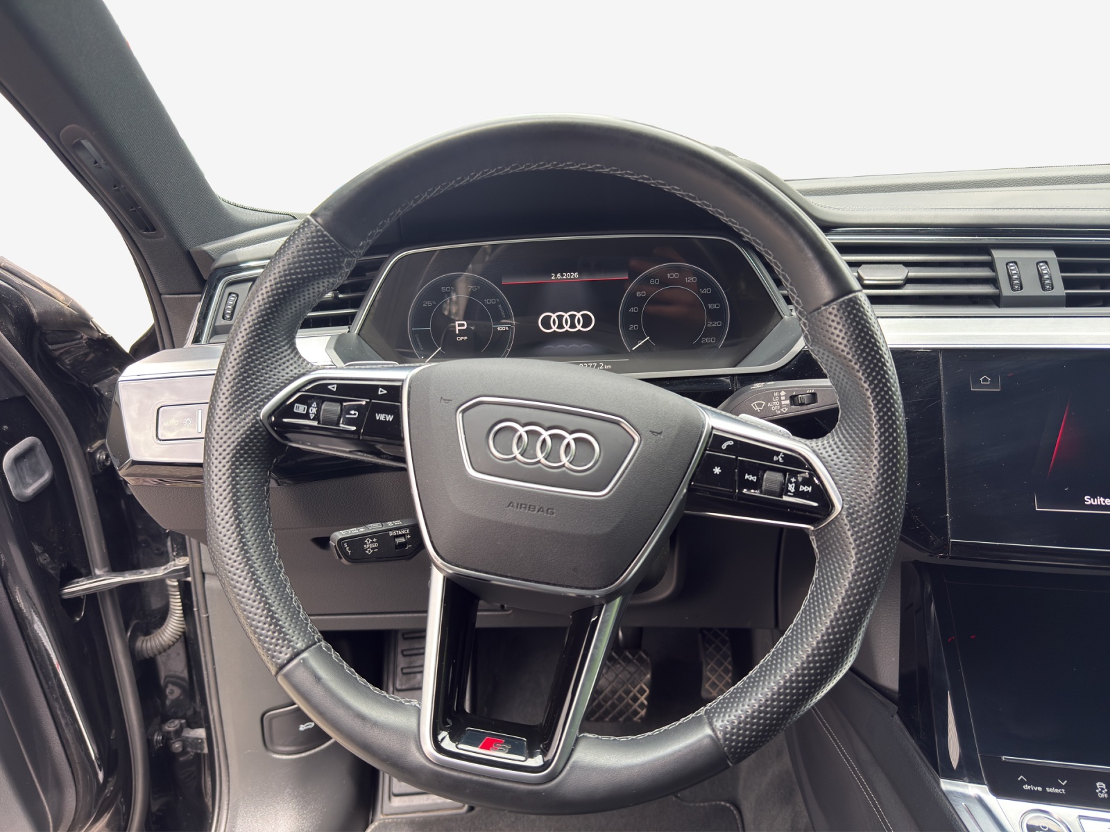 AUDI e-tron 55 Sportback S Line Black Edition quattro-image-9