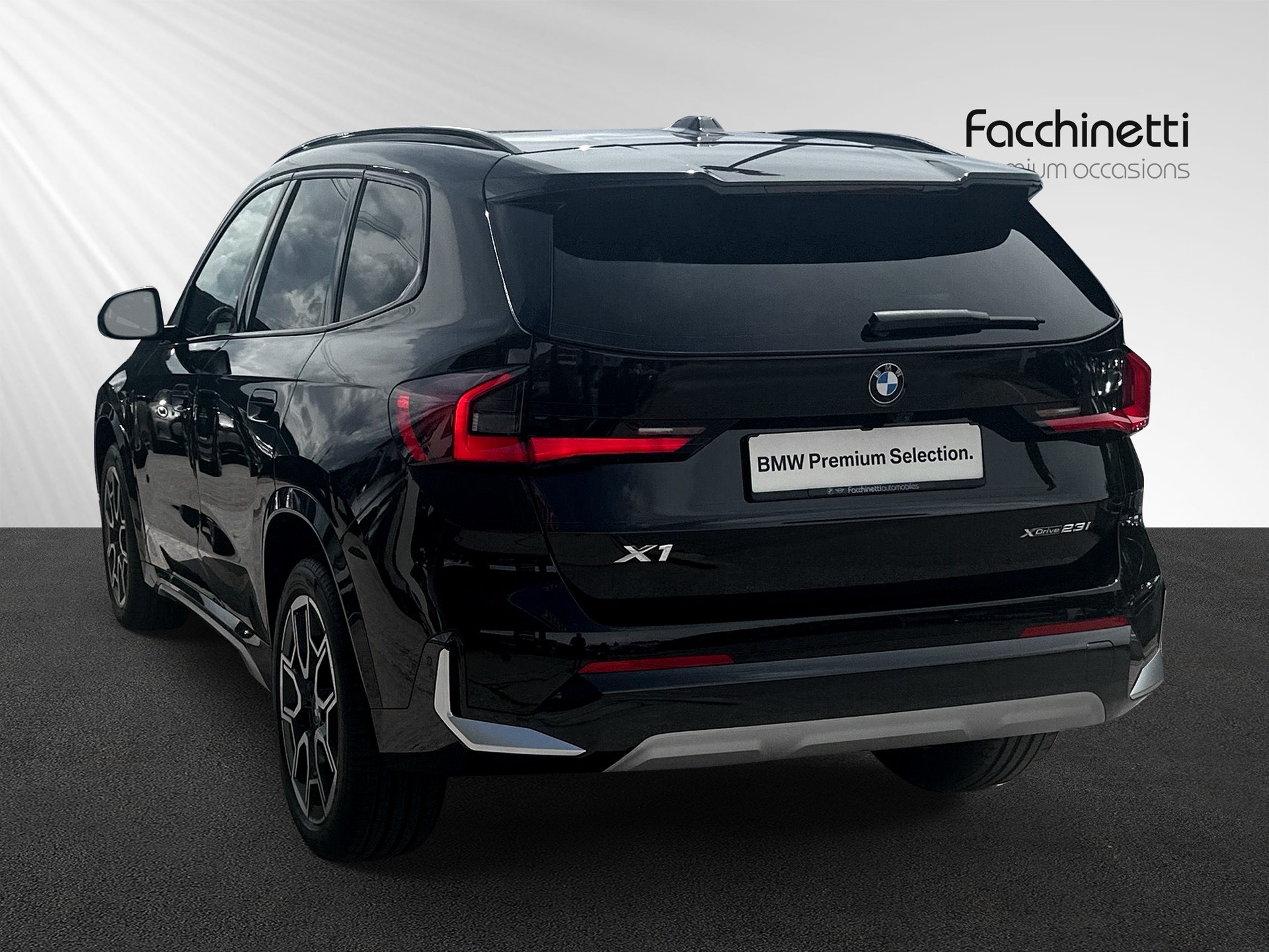 BMW X1 xDrive 23i 48V xLine-showroom-element-2