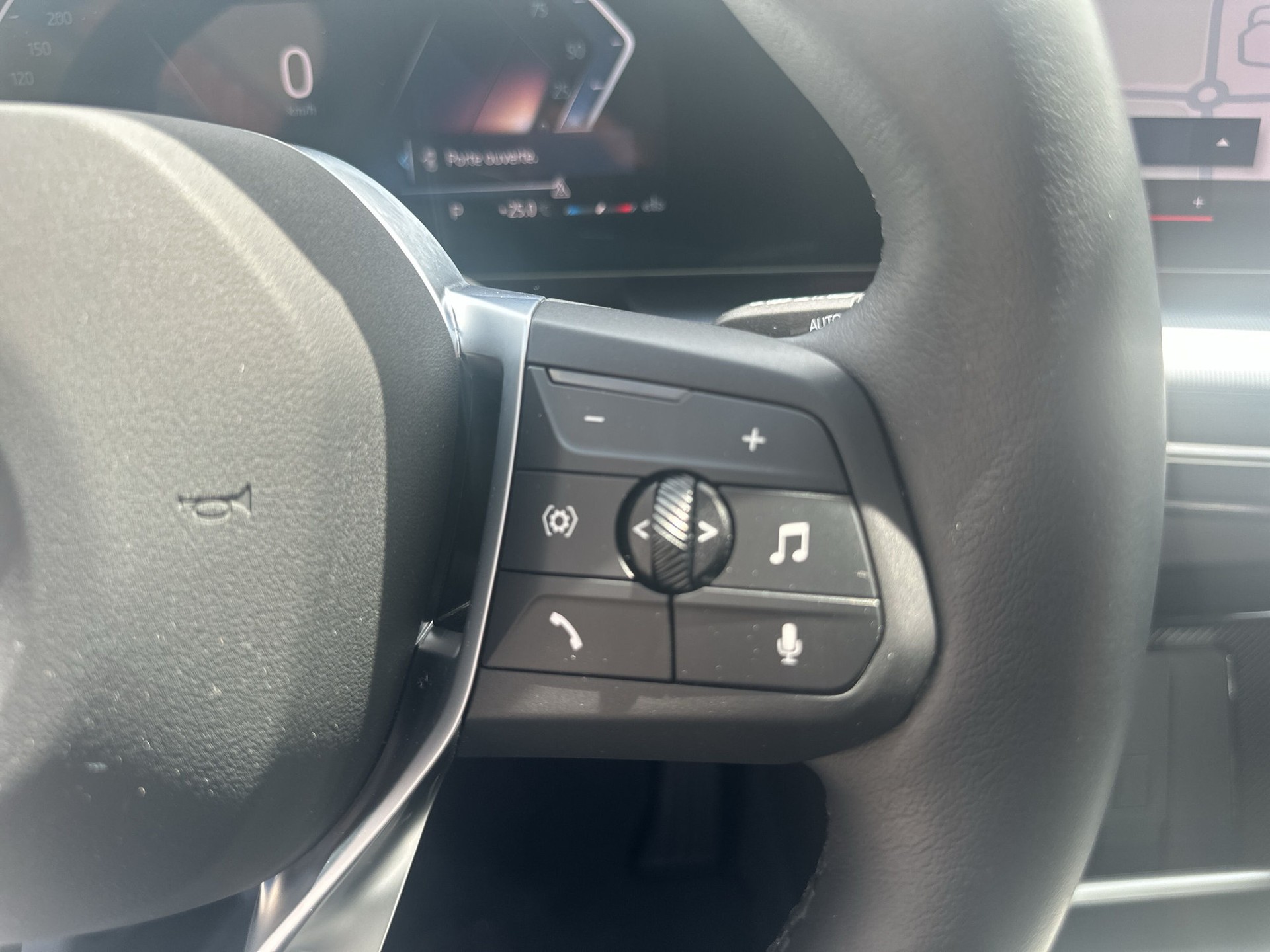 BMW X1 xDrive 23i 48V xLine-image-15