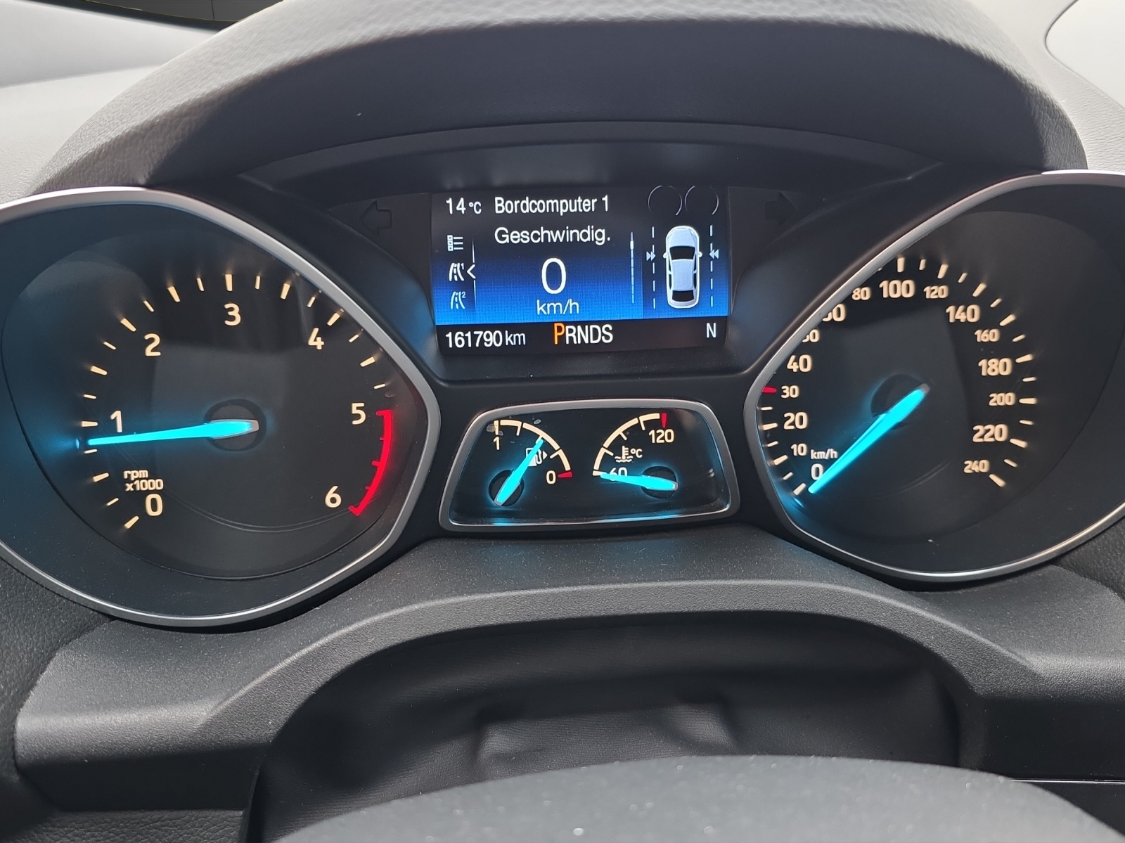 FORD Kuga 2.0 TDCi ST Line 4WD PowerShift-image-12