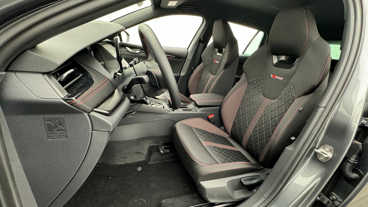 SKODA Octavia Combi 2.0 TSI DSG RS-image-4