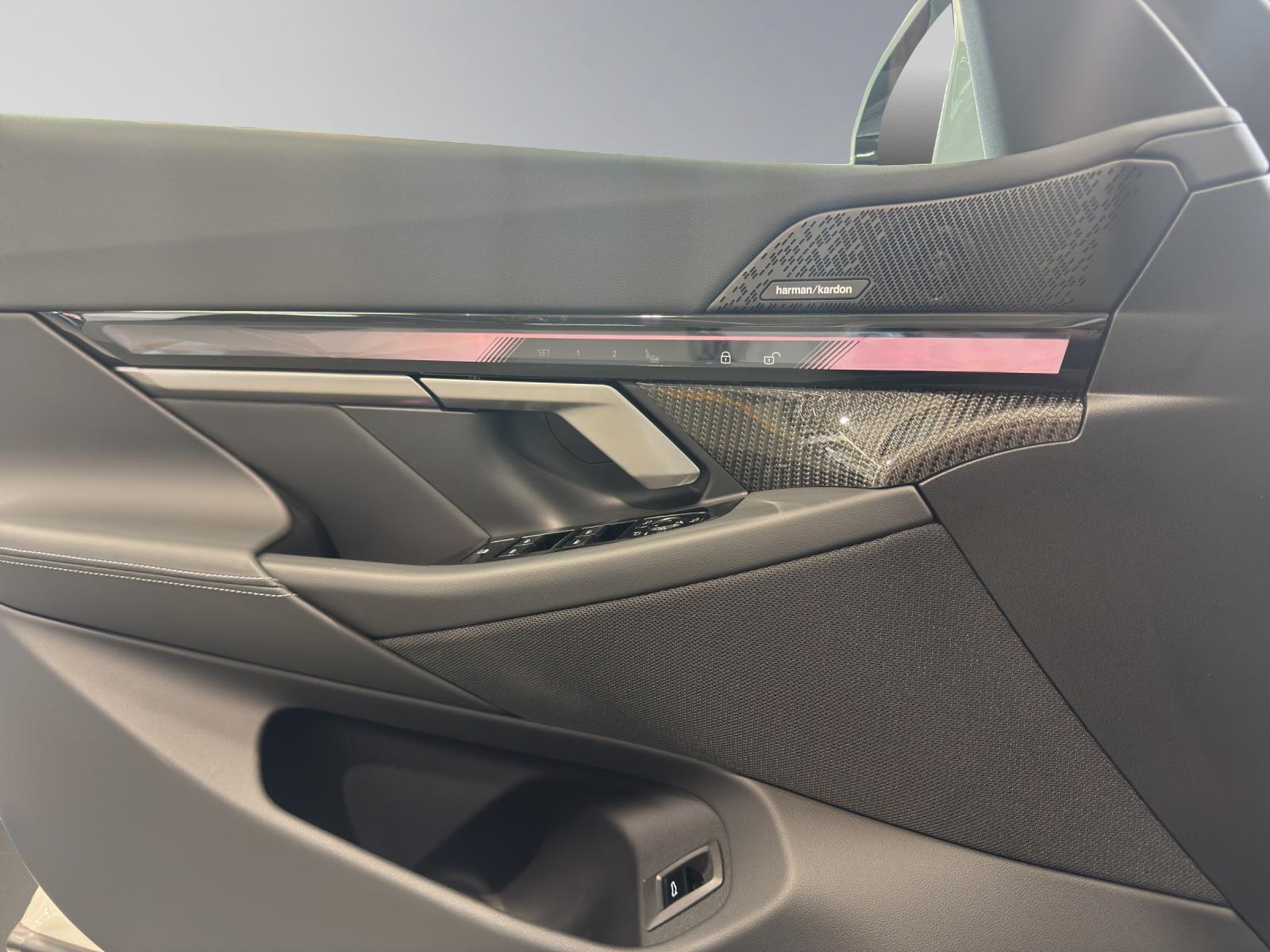 BMW 520d xDrive Touring-image-7