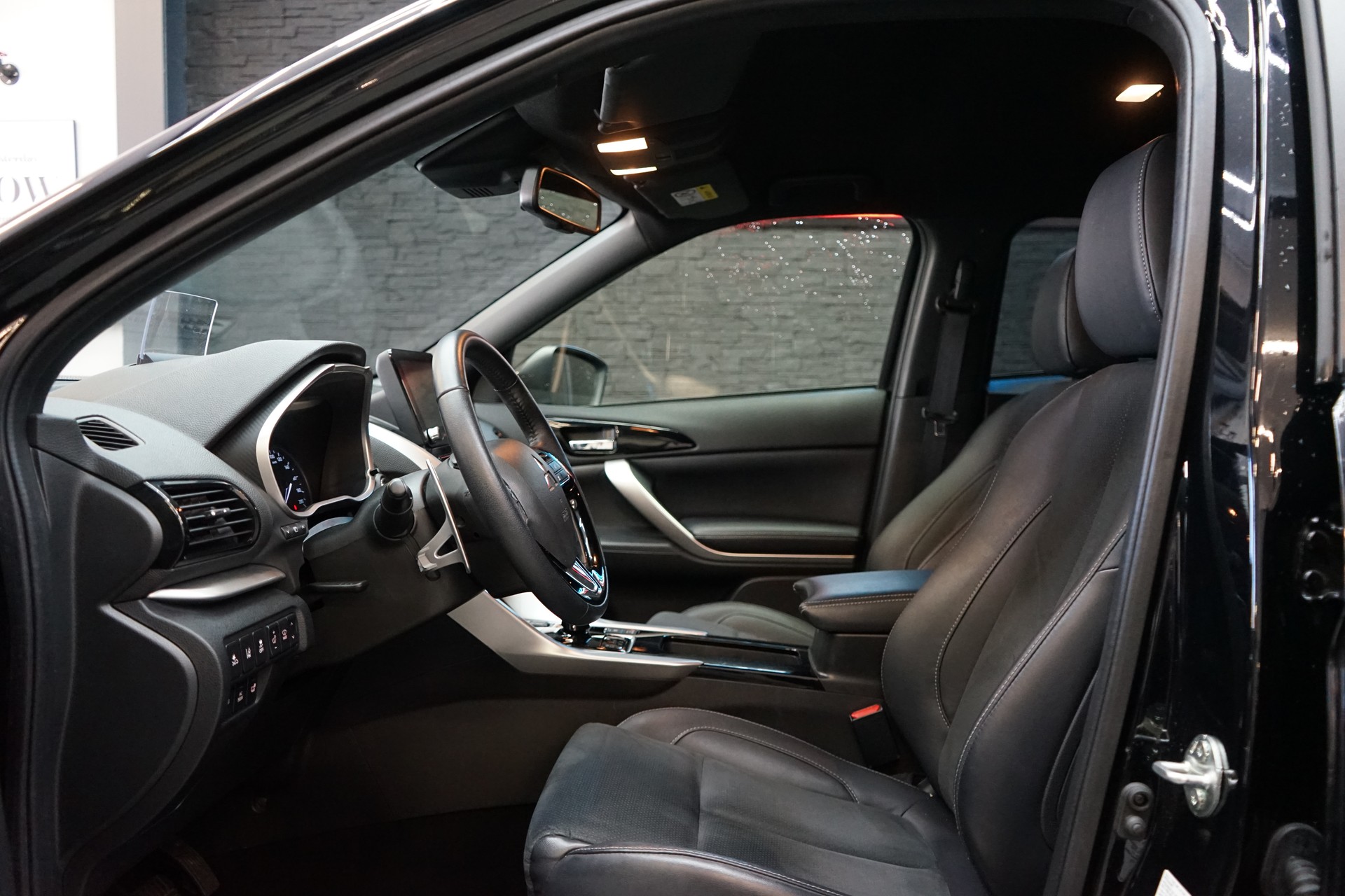 MITSUBISHI Eclipse Cross 2.4 PHEV Value 4WD-showroom-element-3