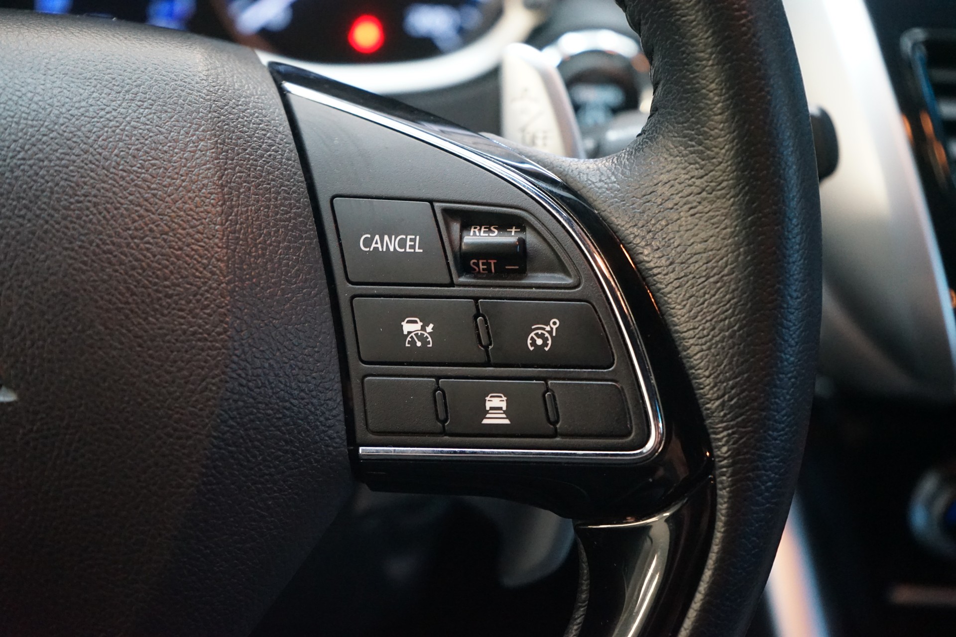 MITSUBISHI Eclipse Cross 2.4 PHEV Value 4WD-image-9