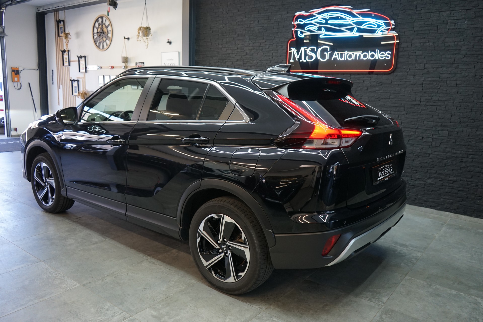 MITSUBISHI Eclipse Cross 2.4 PHEV Value 4WD-showroom-element-2