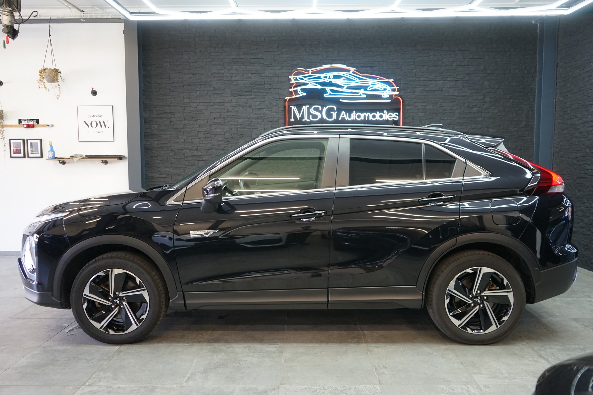 MITSUBISHI Eclipse Cross 2.4 PHEV Value 4WD-showroom-element-1