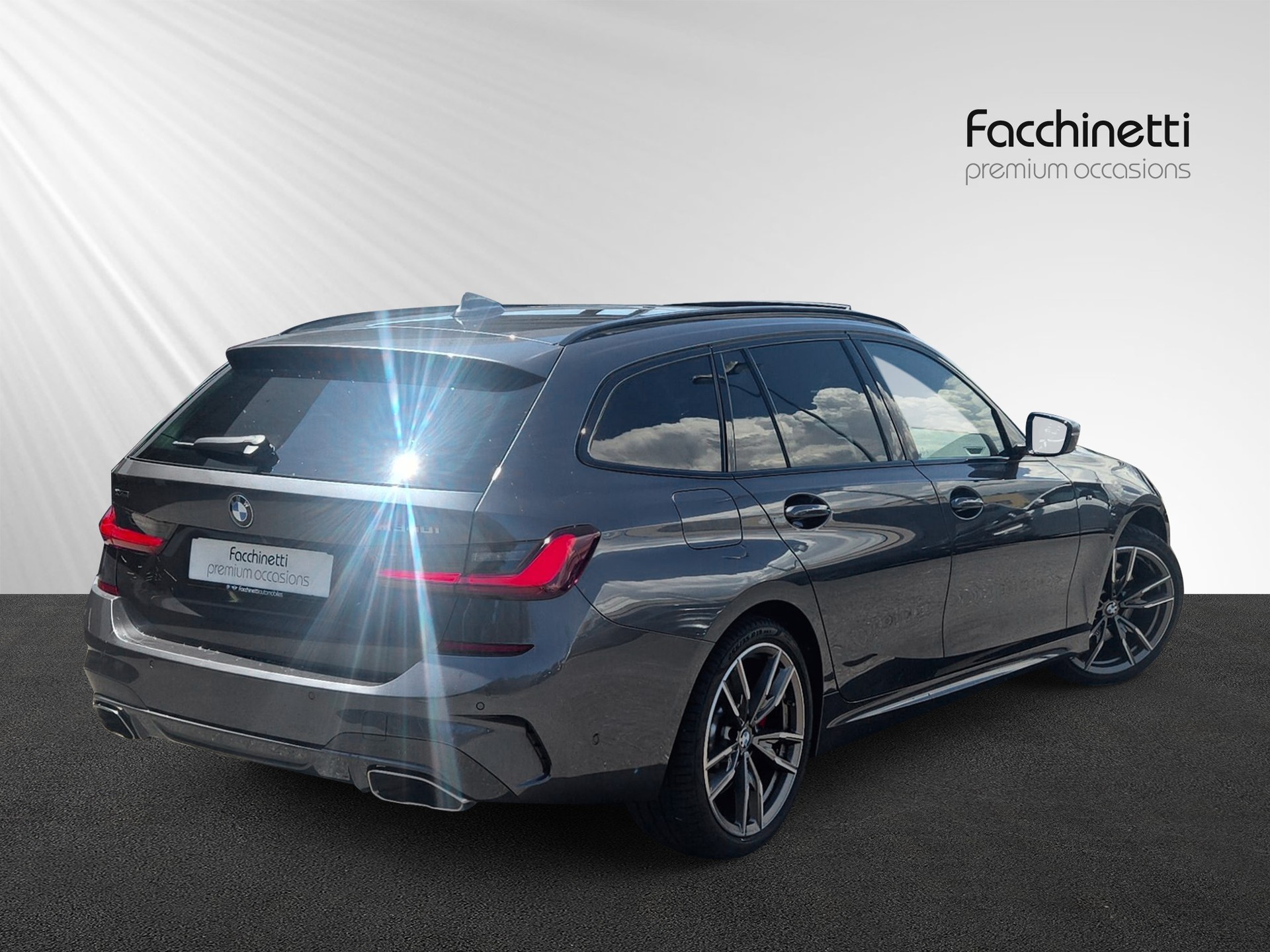 BMW M340i xDrive 48V Touring Steptronic-showroom-element-2