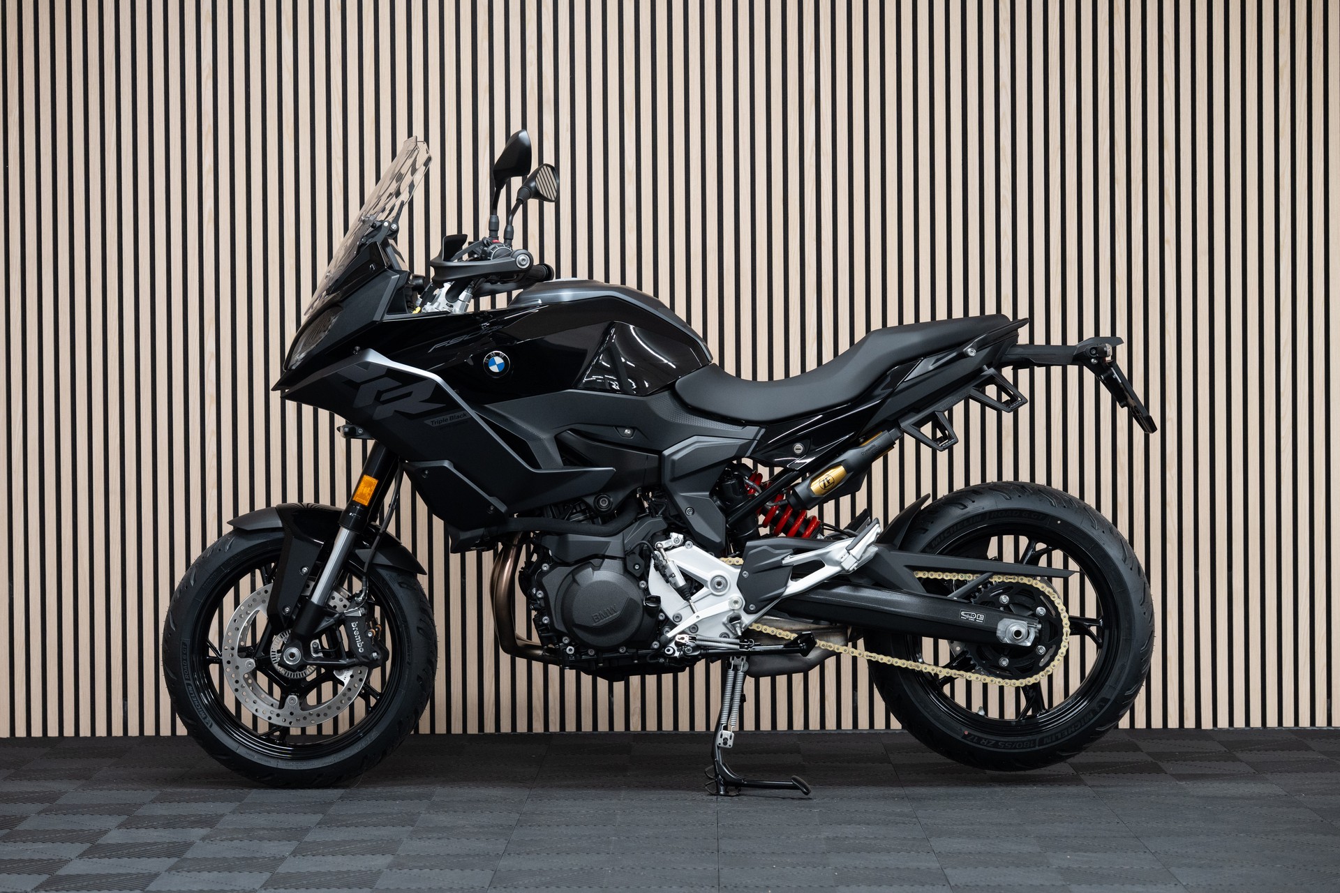 BMW F 900 XR A2 mit 0.9% Leasing 💸🚀-showroom-element-1