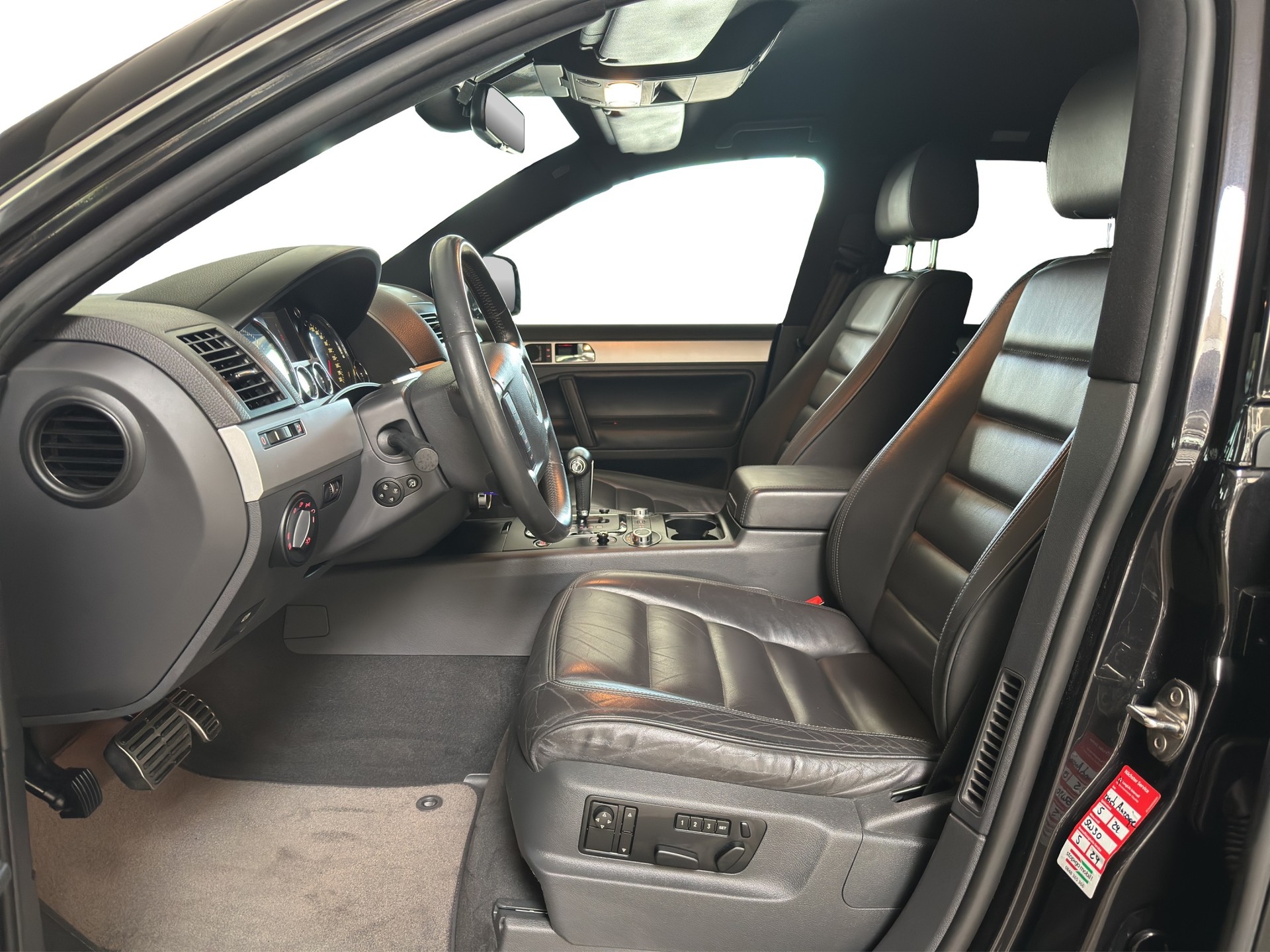 VW Touareg 5.0 TDI V10 Automatic-image-20