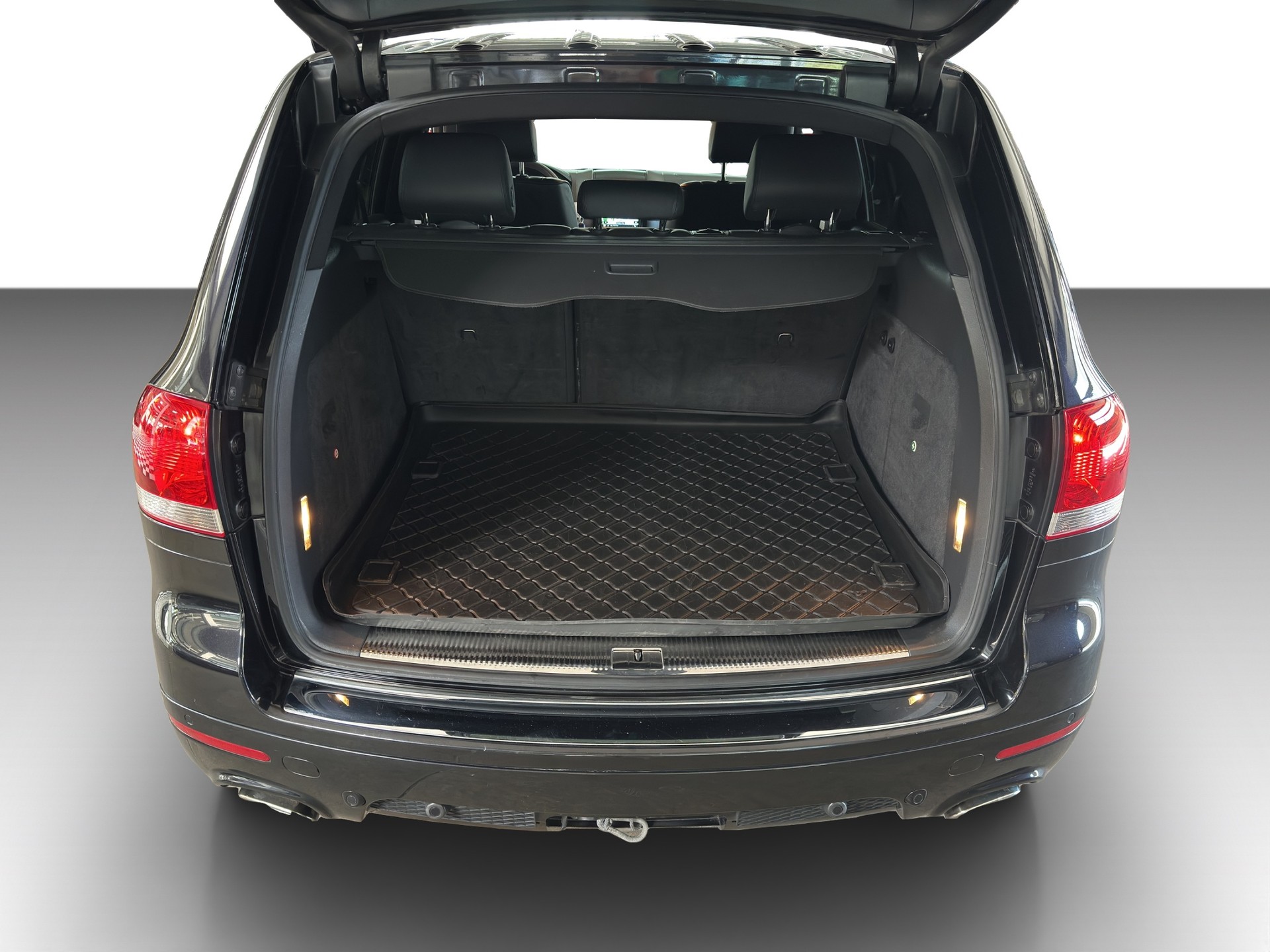 VW Touareg 5.0 TDI V10 Automatic-image-13