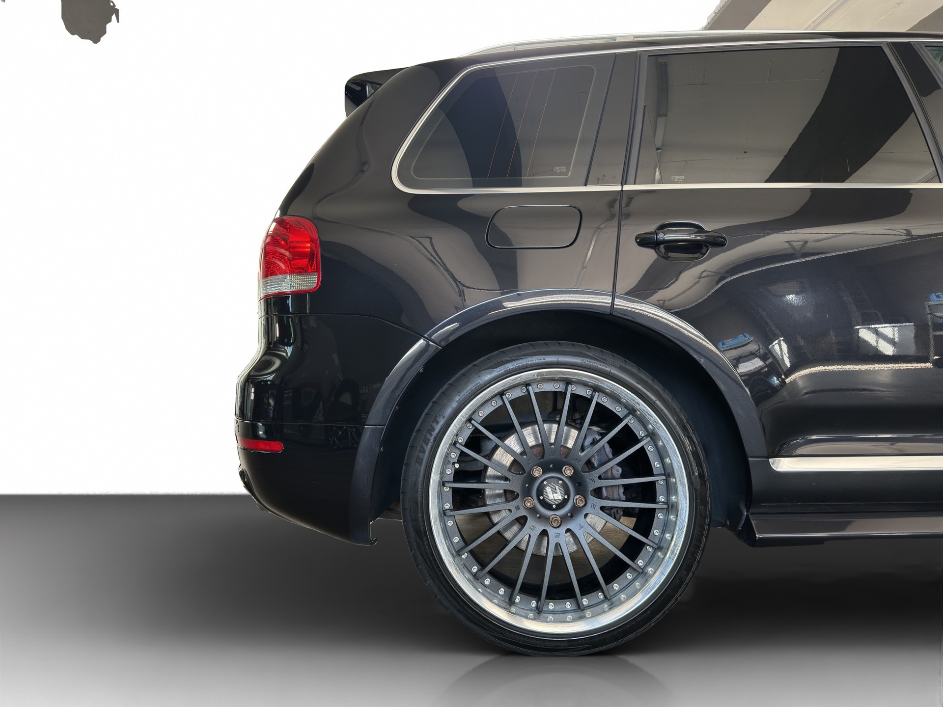 VW Touareg 5.0 TDI V10 Automatic-image-11