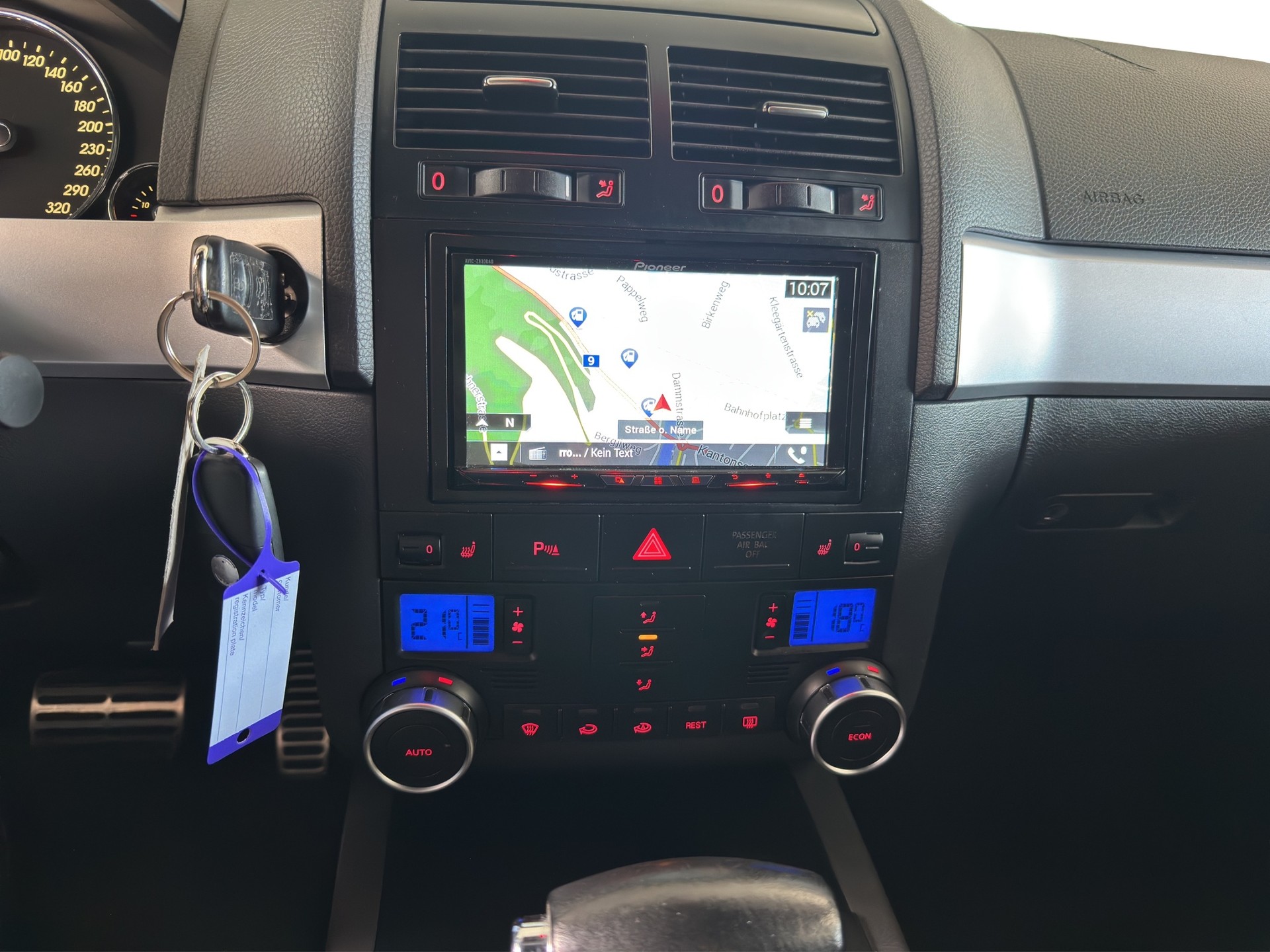 VW Touareg 5.0 TDI V10 Automatic-image-25