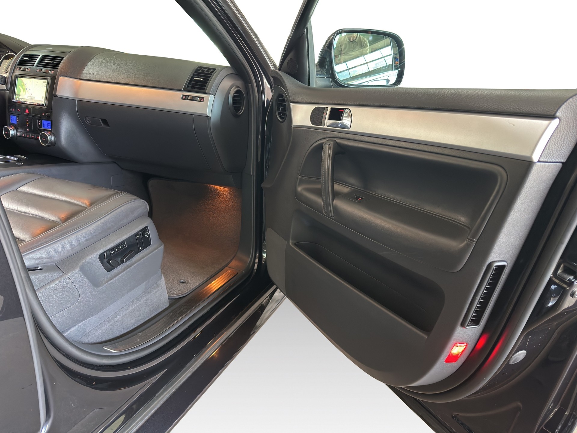 VW Touareg 5.0 TDI V10 Automatic-image-6