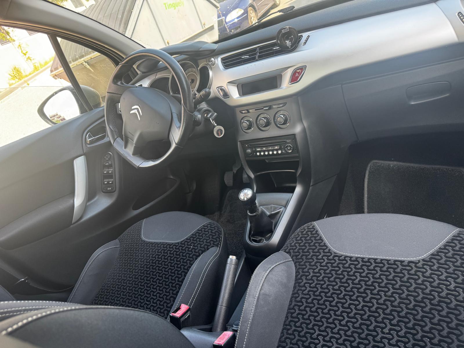 CITROEN C3 1.4i 16V Exclusive-image-8