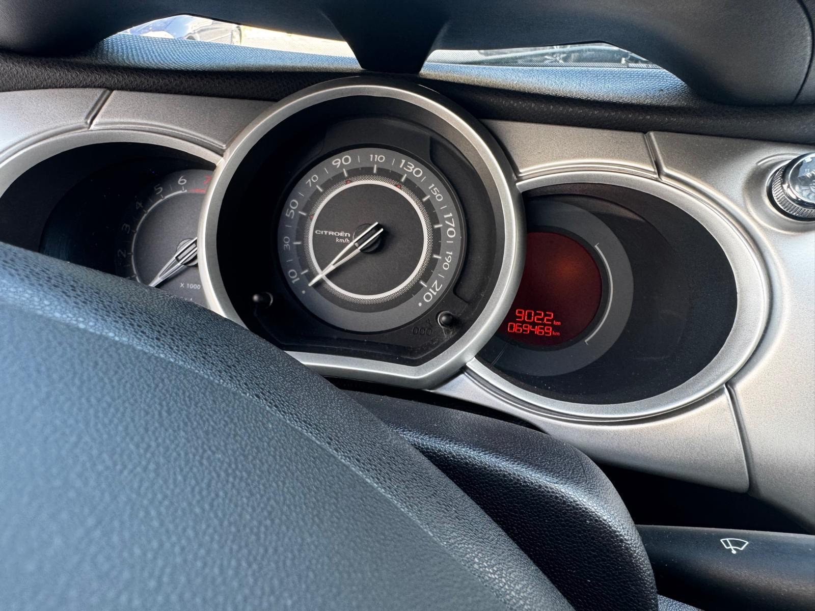 CITROEN C3 1.4i 16V Exclusive-image-14