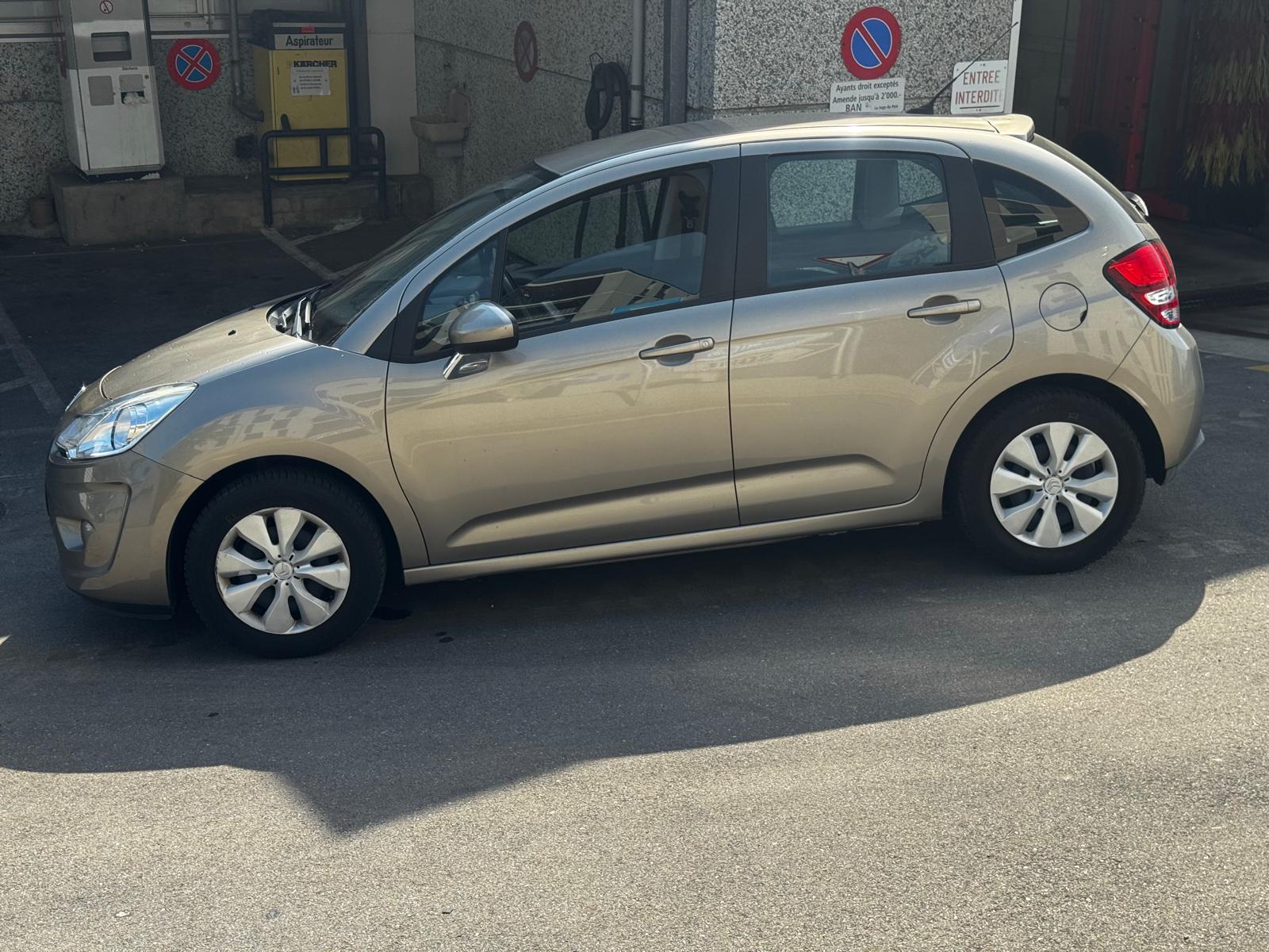 CITROEN C3 1.4i 16V Exclusive-image-9