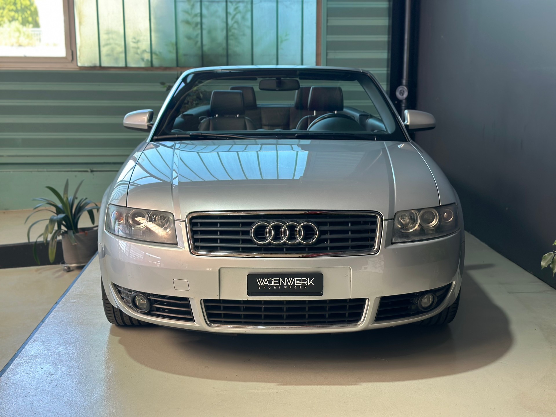 AUDI A4 Cabriolet 2.4 V6-showroom-element-2