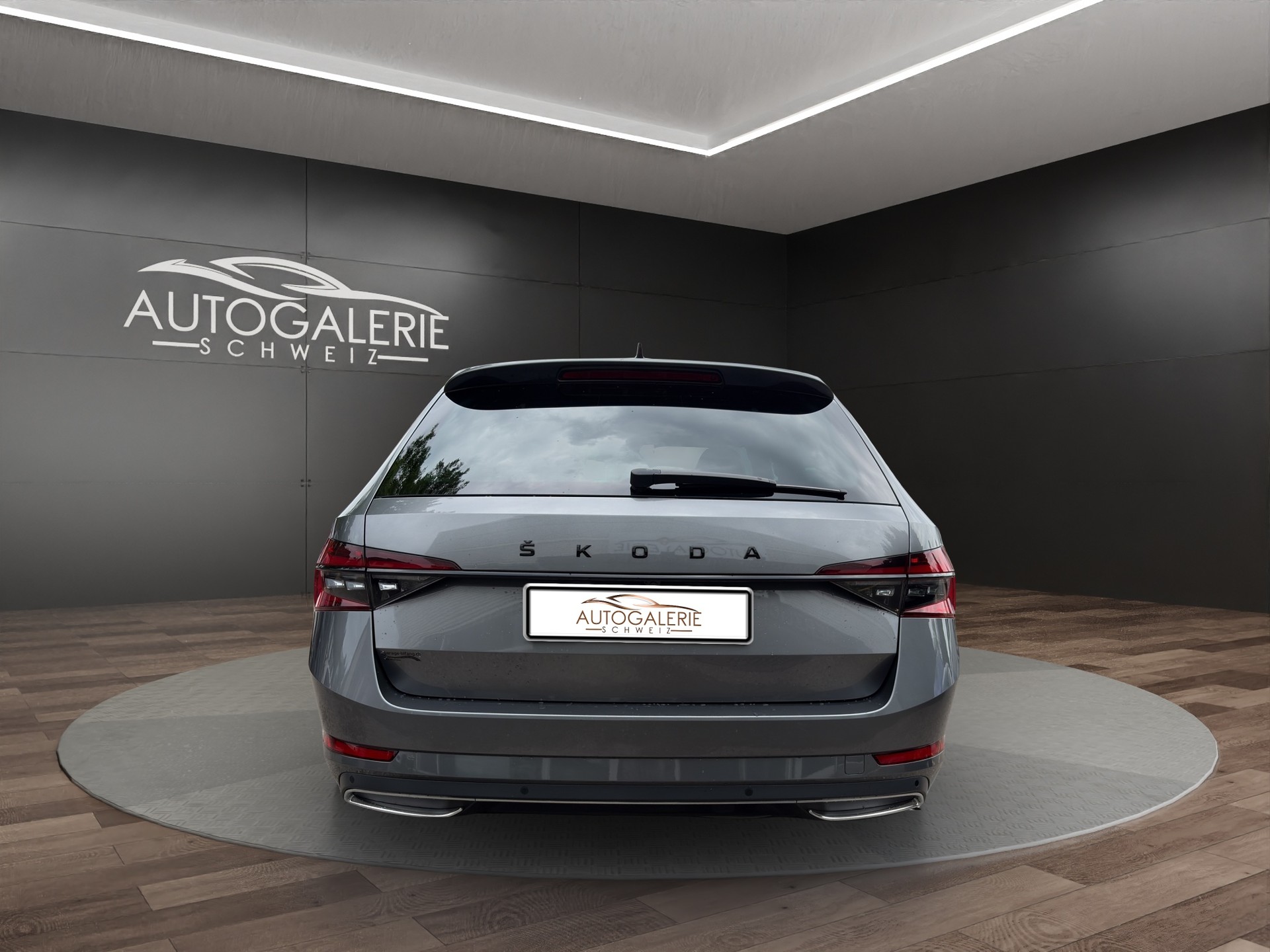 SKODA Superb Combi 2.0 TDi SportLine 4x4 DSG | CH Fzg. | AHK schwenkbar | DCC | Area View | 19" |-showroom-element-2