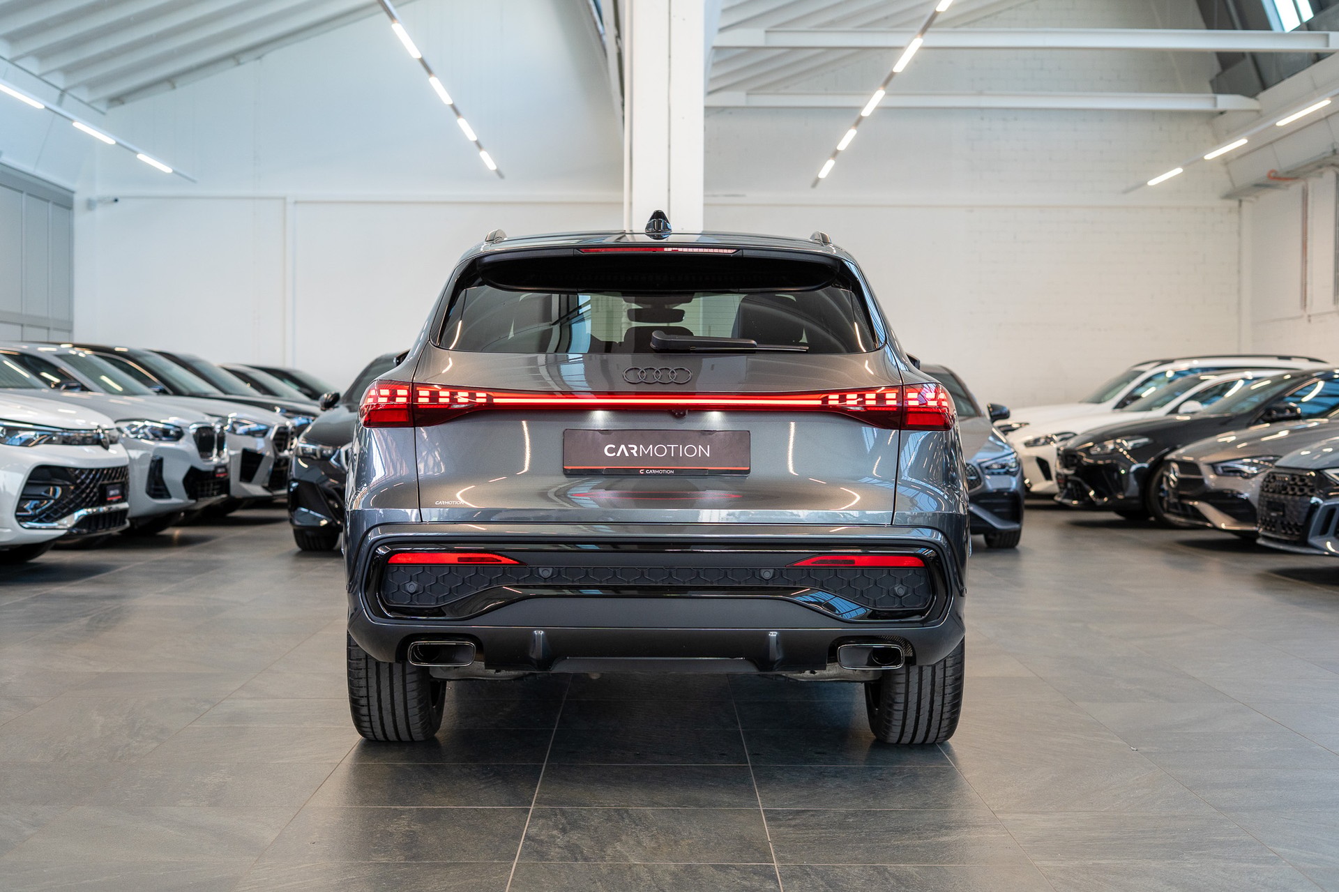 AUDI Q5 TFSI quattro S-Tronic / S-Line / Rückfahrkamera / el.Heckklappe-image-4