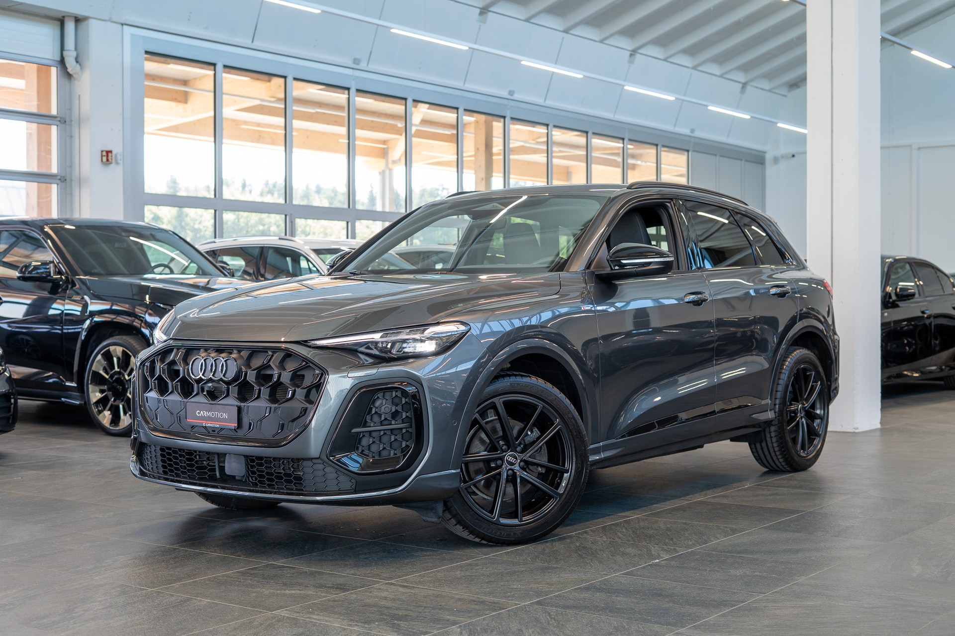 AUDI Q5 TFSI quattro S-Tronic / S-Line / Rückfahrkamera / el.Heckklappe