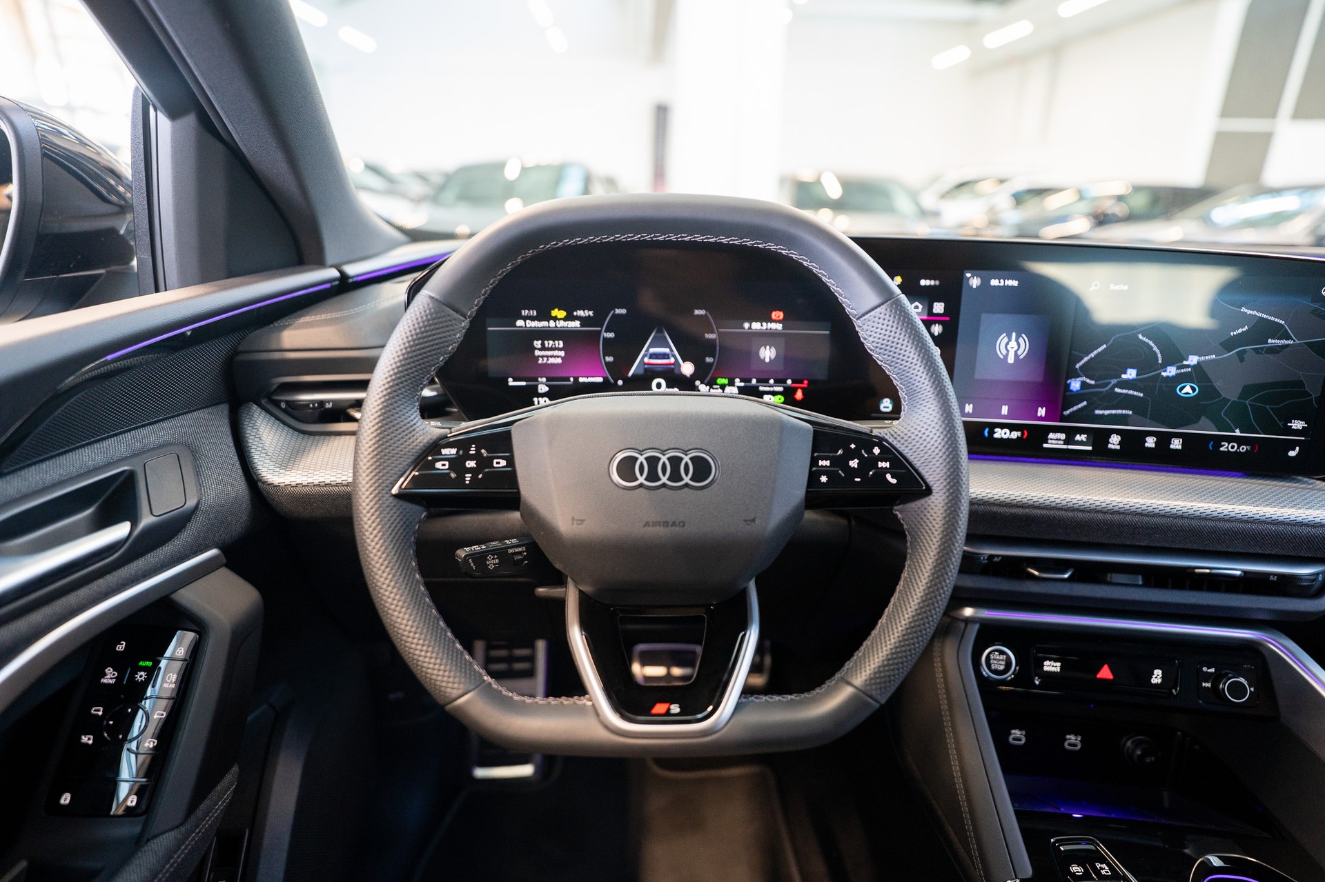 AUDI Q5 TFSI quattro S-Tronic / S-Line / Rückfahrkamera / el.Heckklappe-image-17