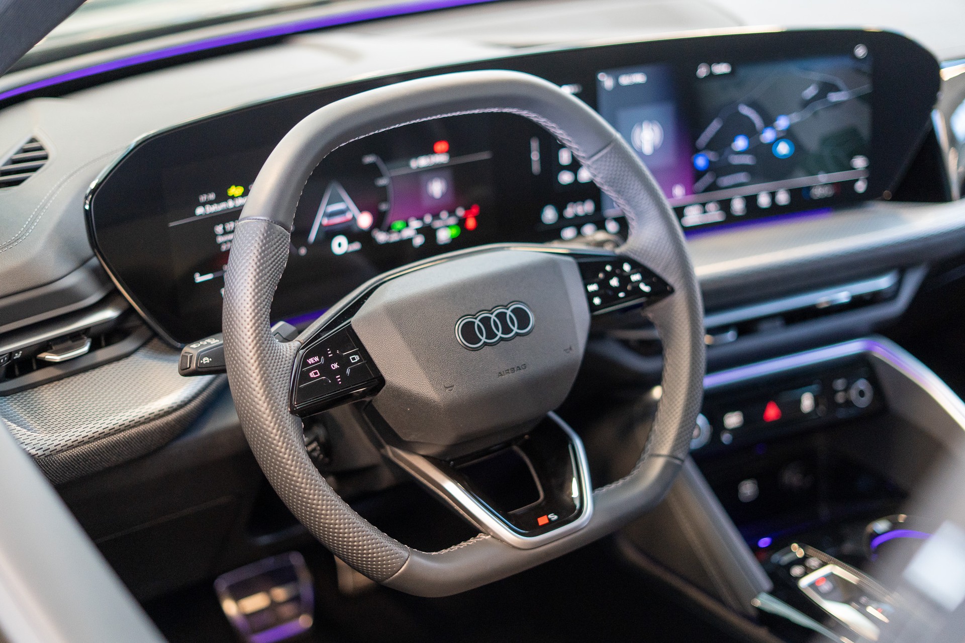 AUDI Q5 TFSI quattro S-Tronic / S-Line / Rückfahrkamera / el.Heckklappe-image-11