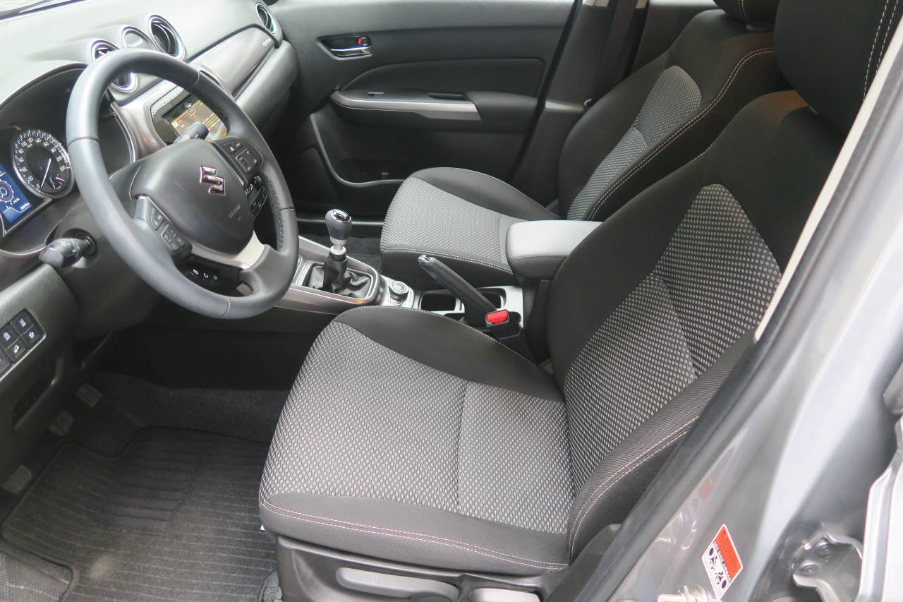 SUZUKI Vitara 1.4 T Piz Sulai Hybrid 4x4-showroom-element-3