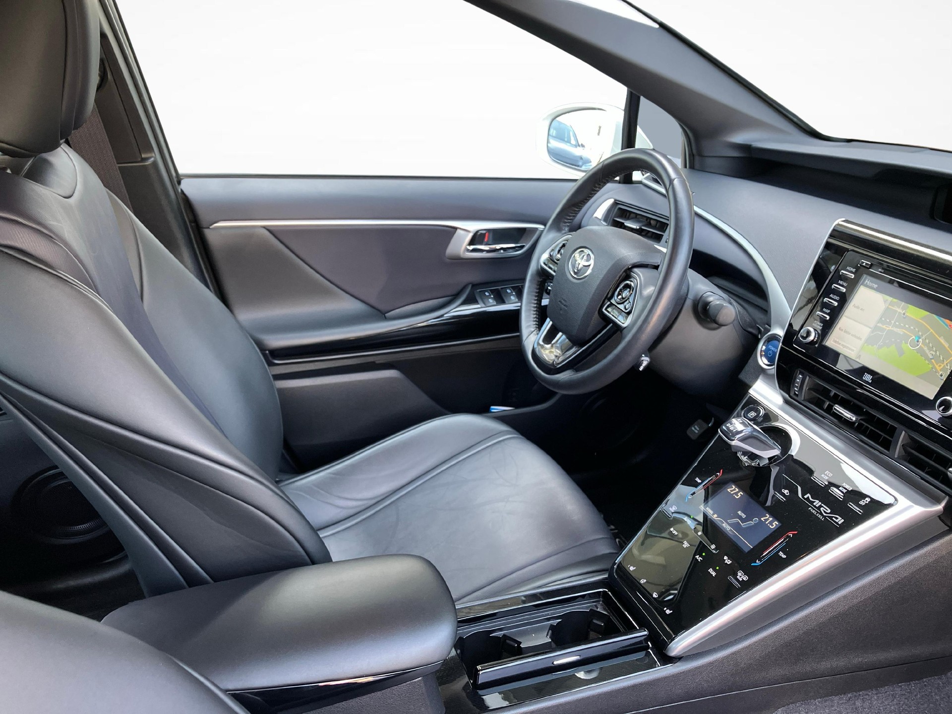 TOYOTA Mirai Fuel Cell Premium-image-9