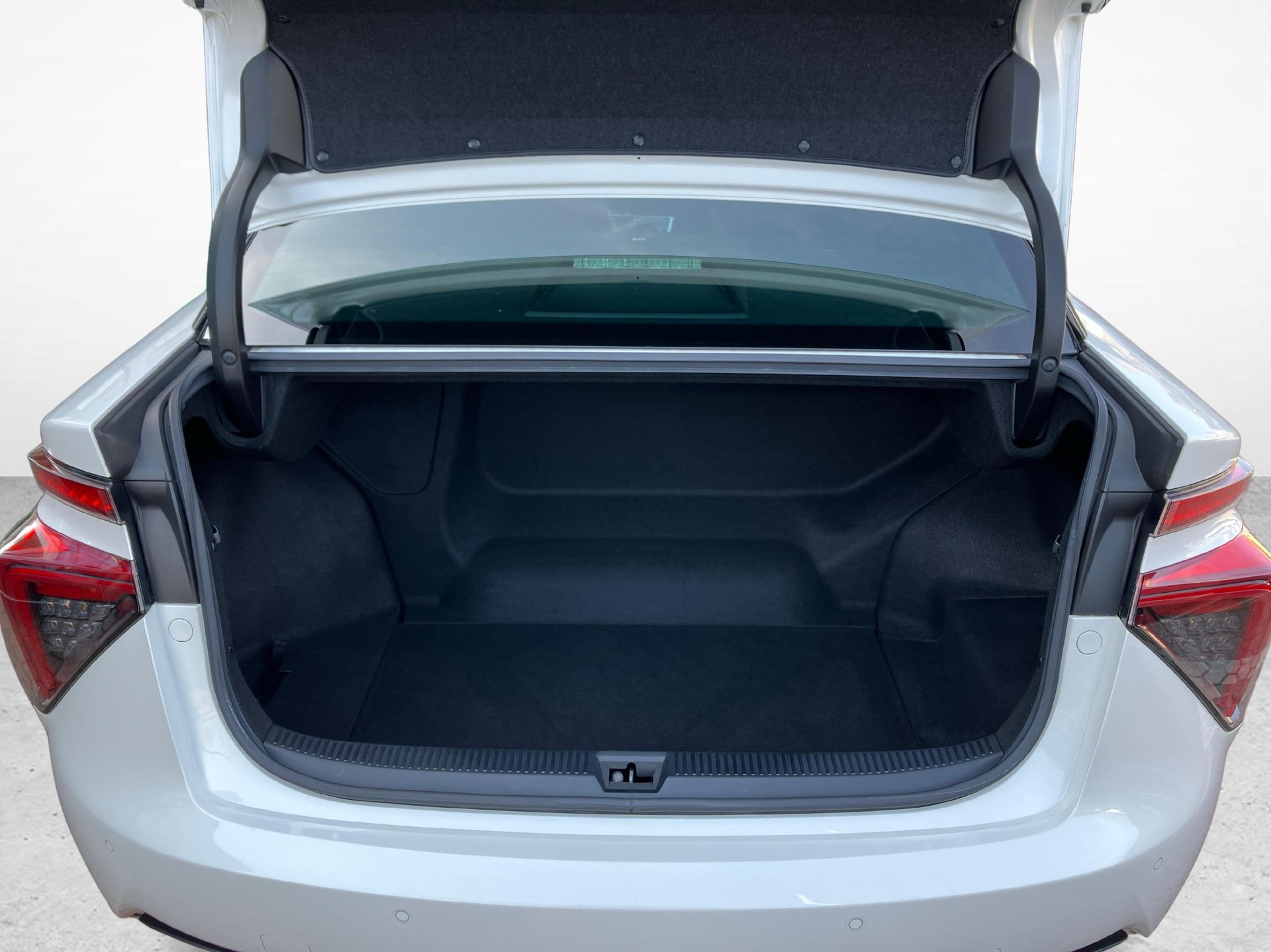 TOYOTA Mirai Fuel Cell Premium-image-11