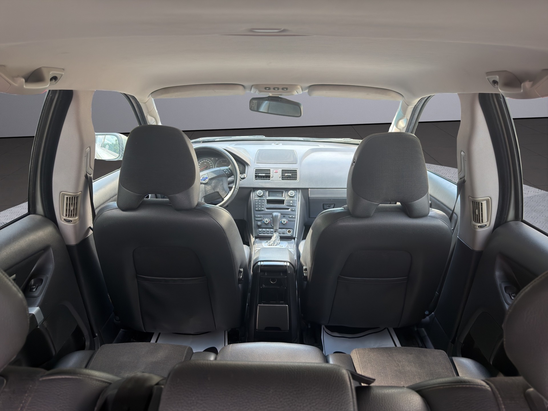 VOLVO XC90 D5 AWD Kinetic-image-9