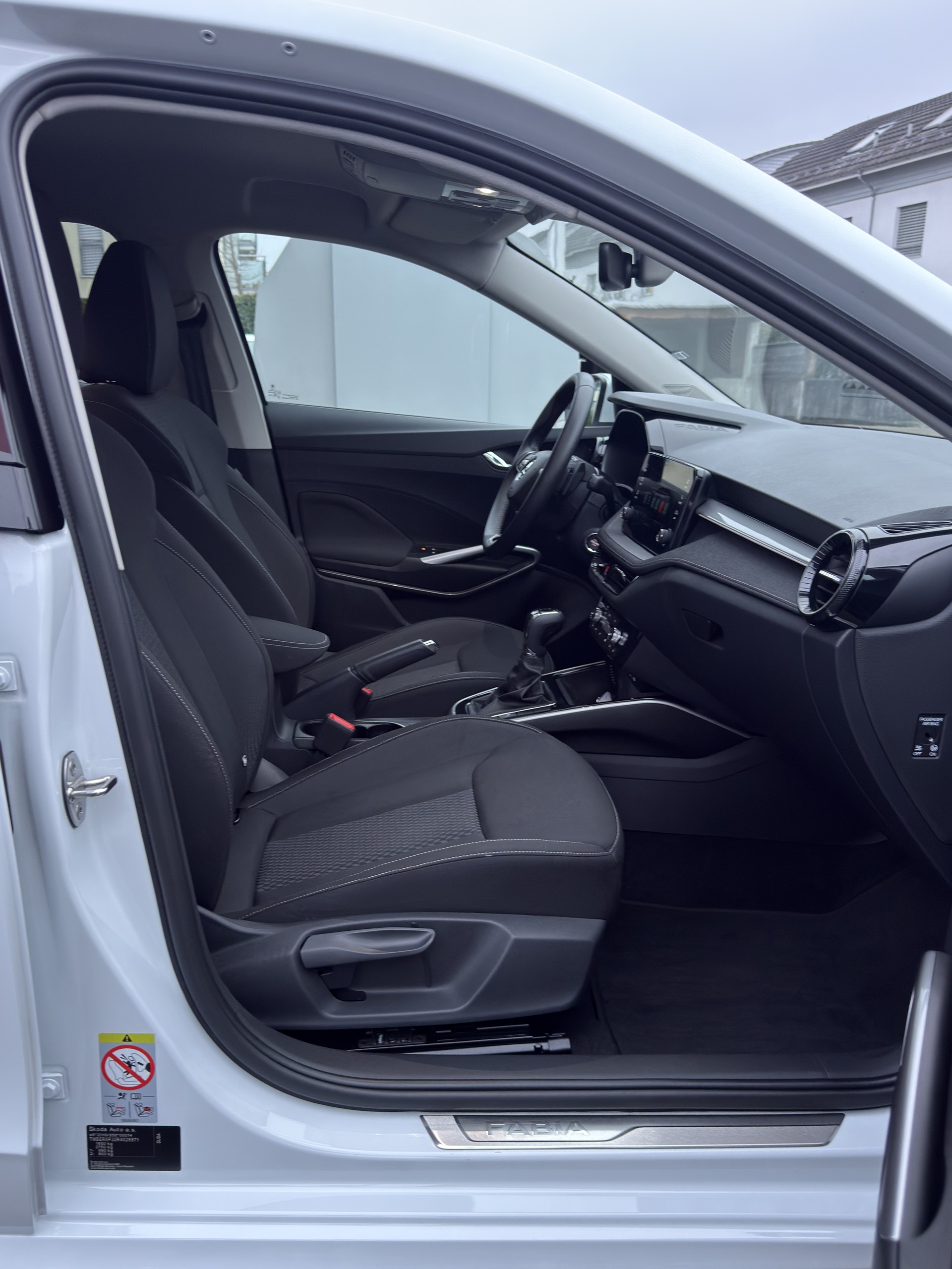 SKODA Fabia 1.0 TSI Selection DSG-image-10