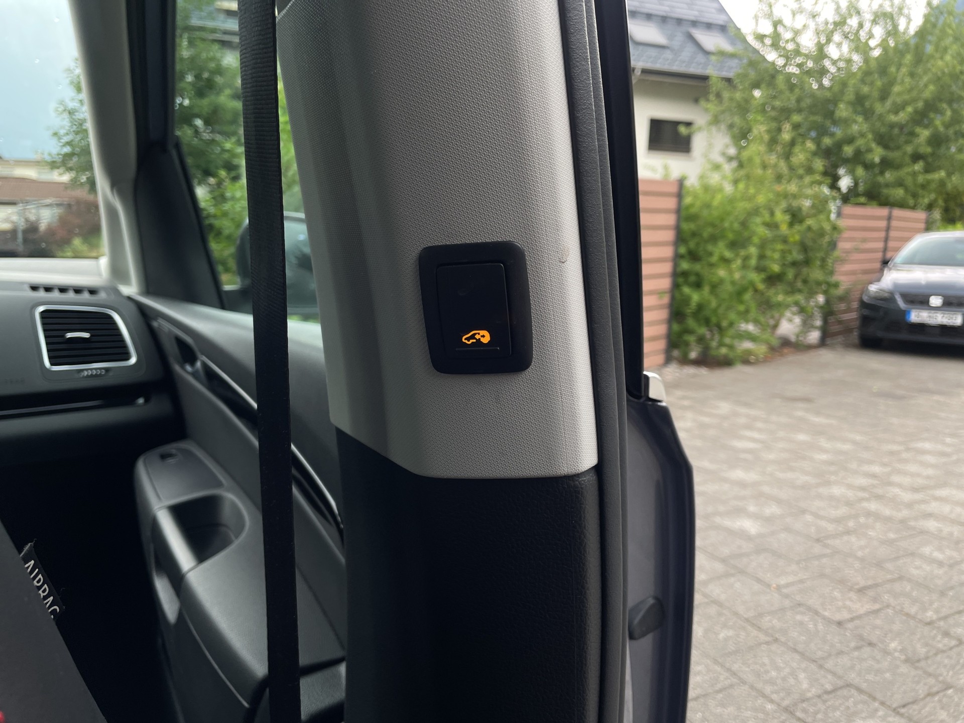 SEAT Alhambra 2.0 TDI DSG SWISS FR-image-24