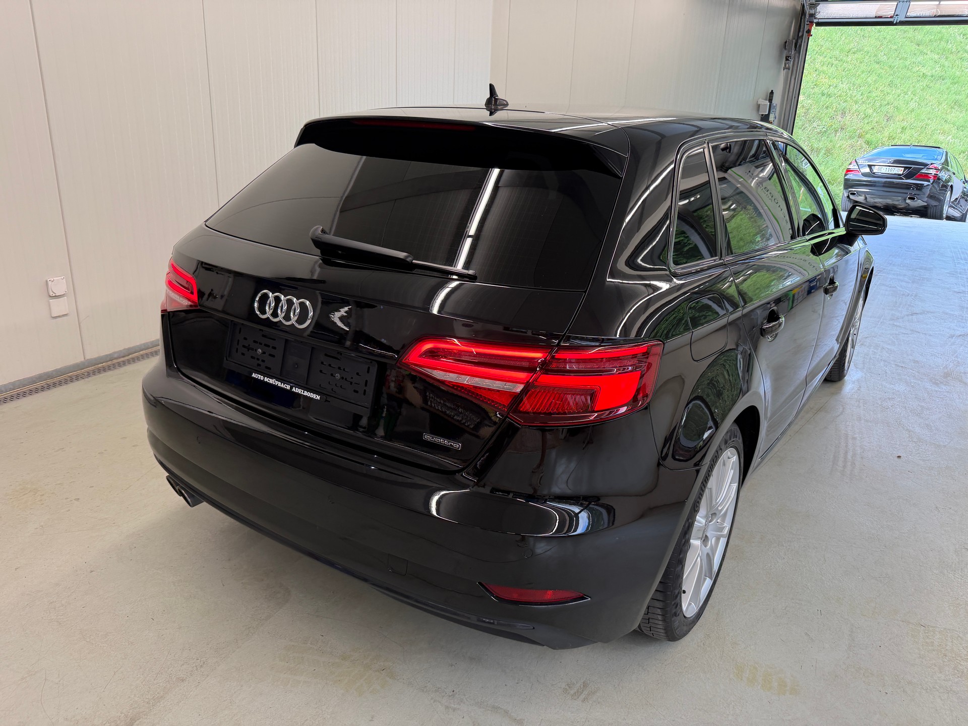 AUDI A3 Sportback 2.0 TFSI Sport quattro S-tronic-showroom-element-3