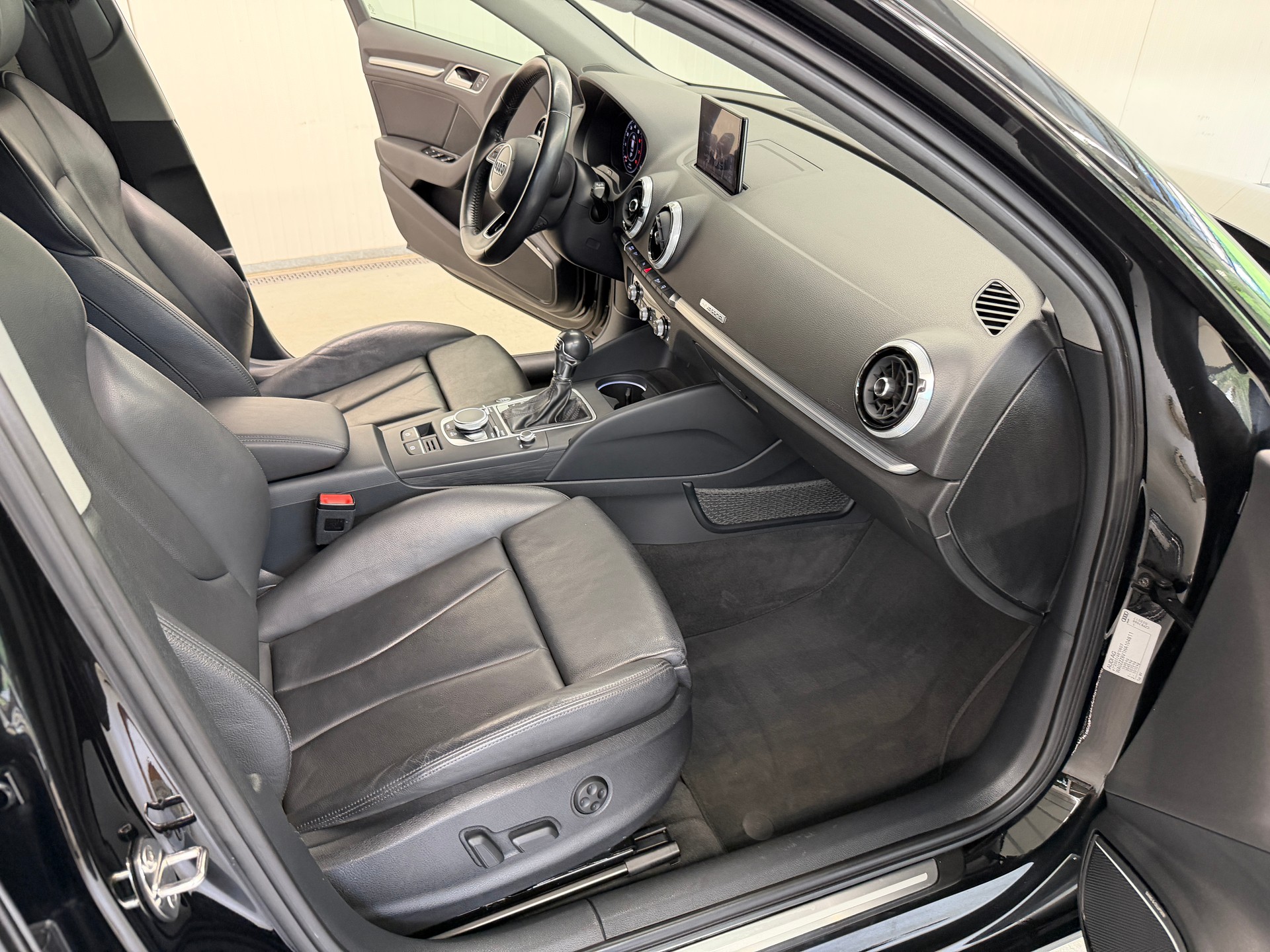 AUDI A3 Sportback 2.0 TFSI Sport quattro S-tronic-image-16