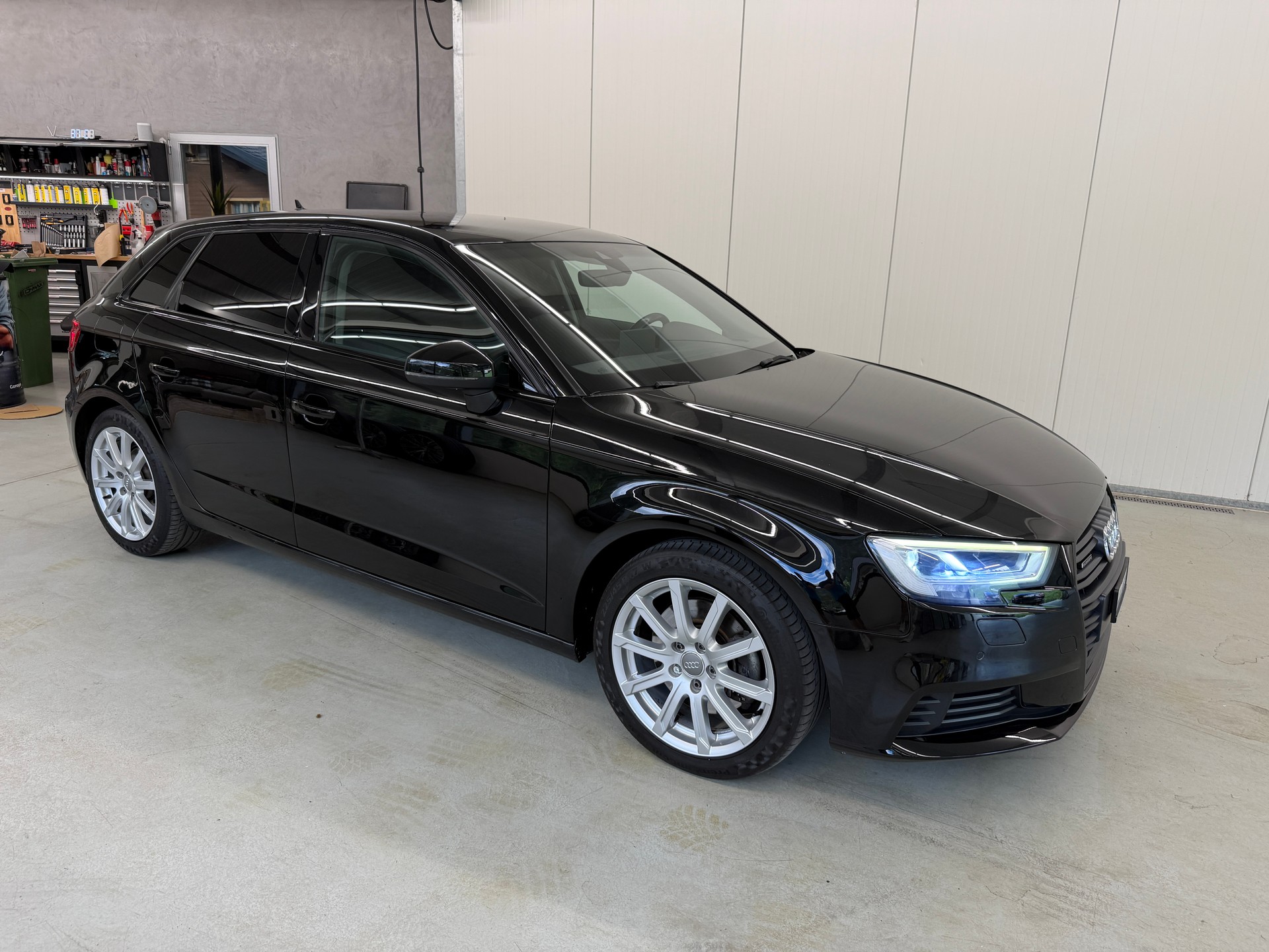 AUDI A3 Sportback 2.0 TFSI Sport quattro S-tronic-showroom-element-1