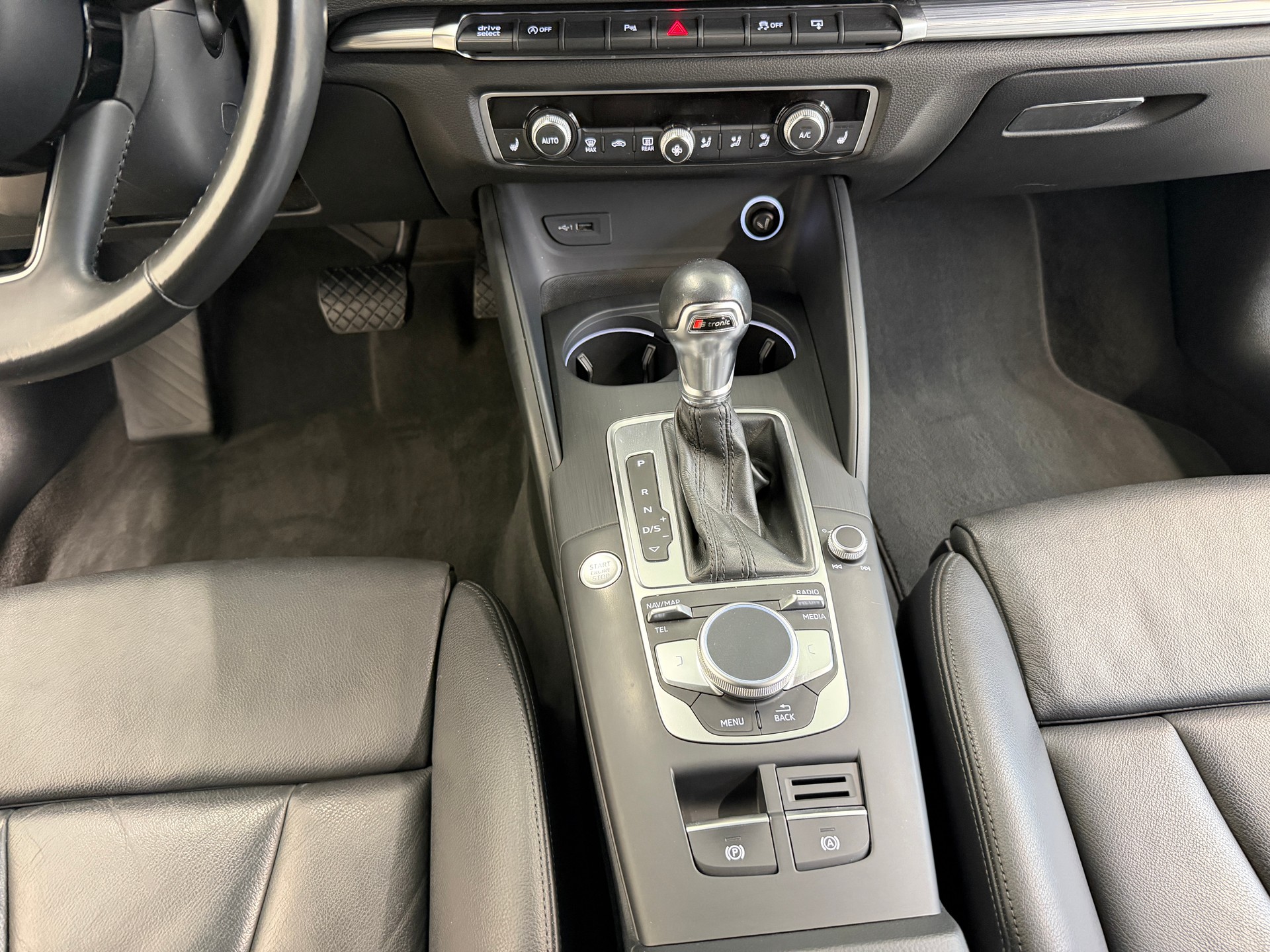 AUDI A3 Sportback 2.0 TFSI Sport quattro S-tronic-image-19