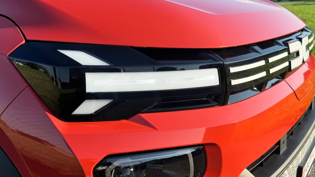 DACIA Spring 27 kWh Electric 65 Extreme * SCHNELLLADEOPTION CCS *-image-9