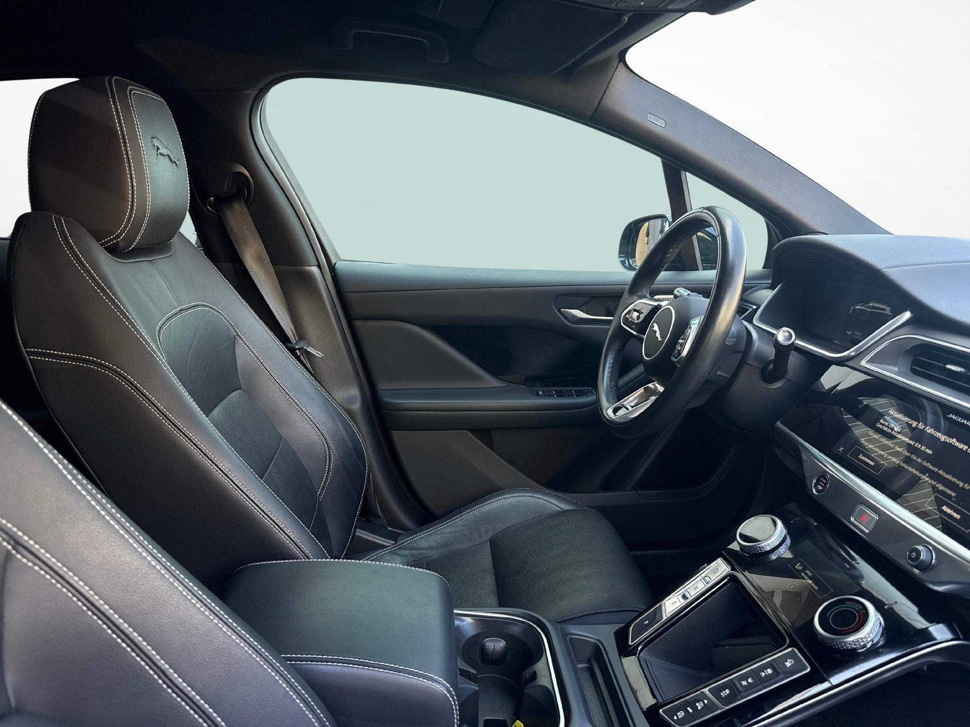 JAGUAR I-Pace EV400 SE AWD-image-9
