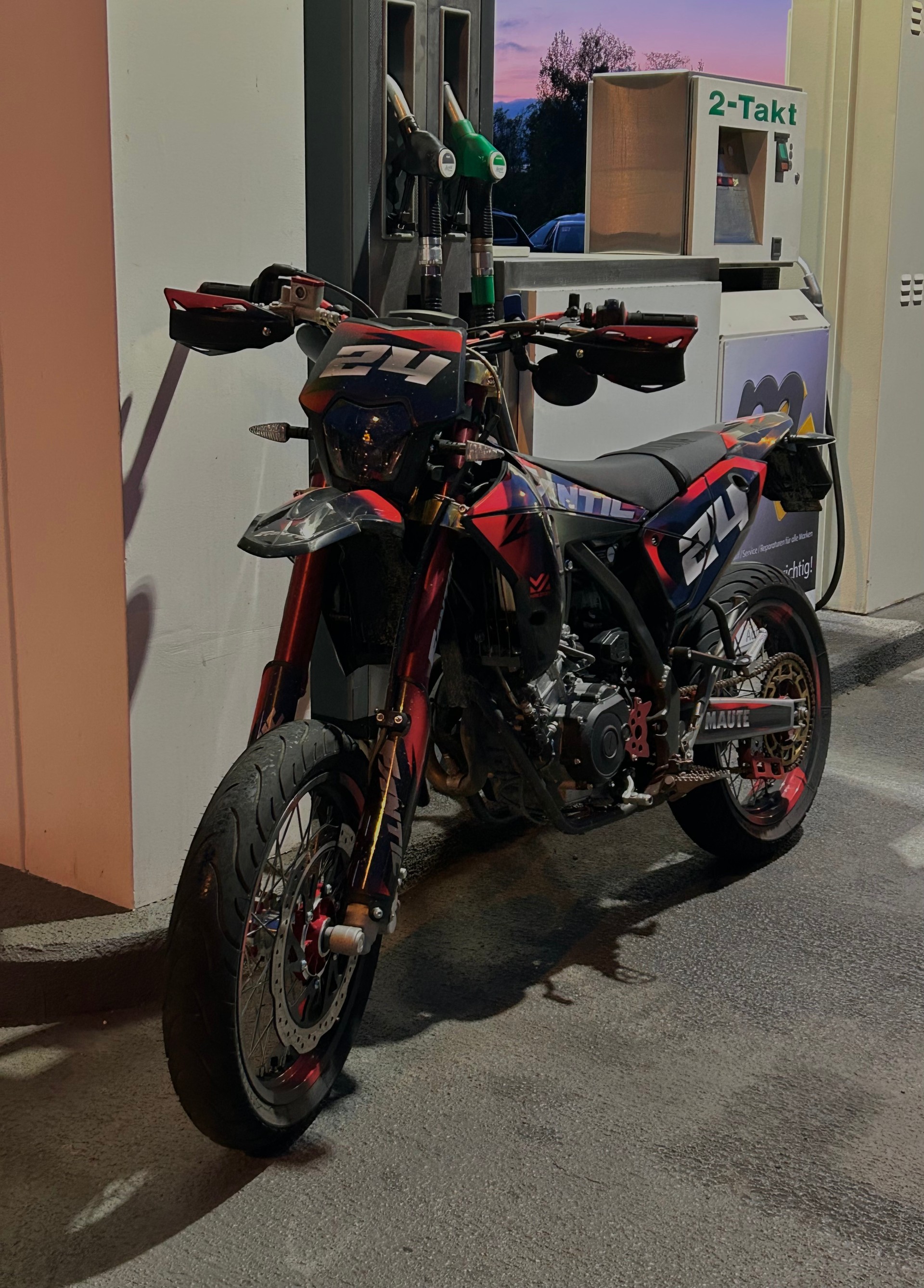 FANTIC XMF 125 Motard-image-3