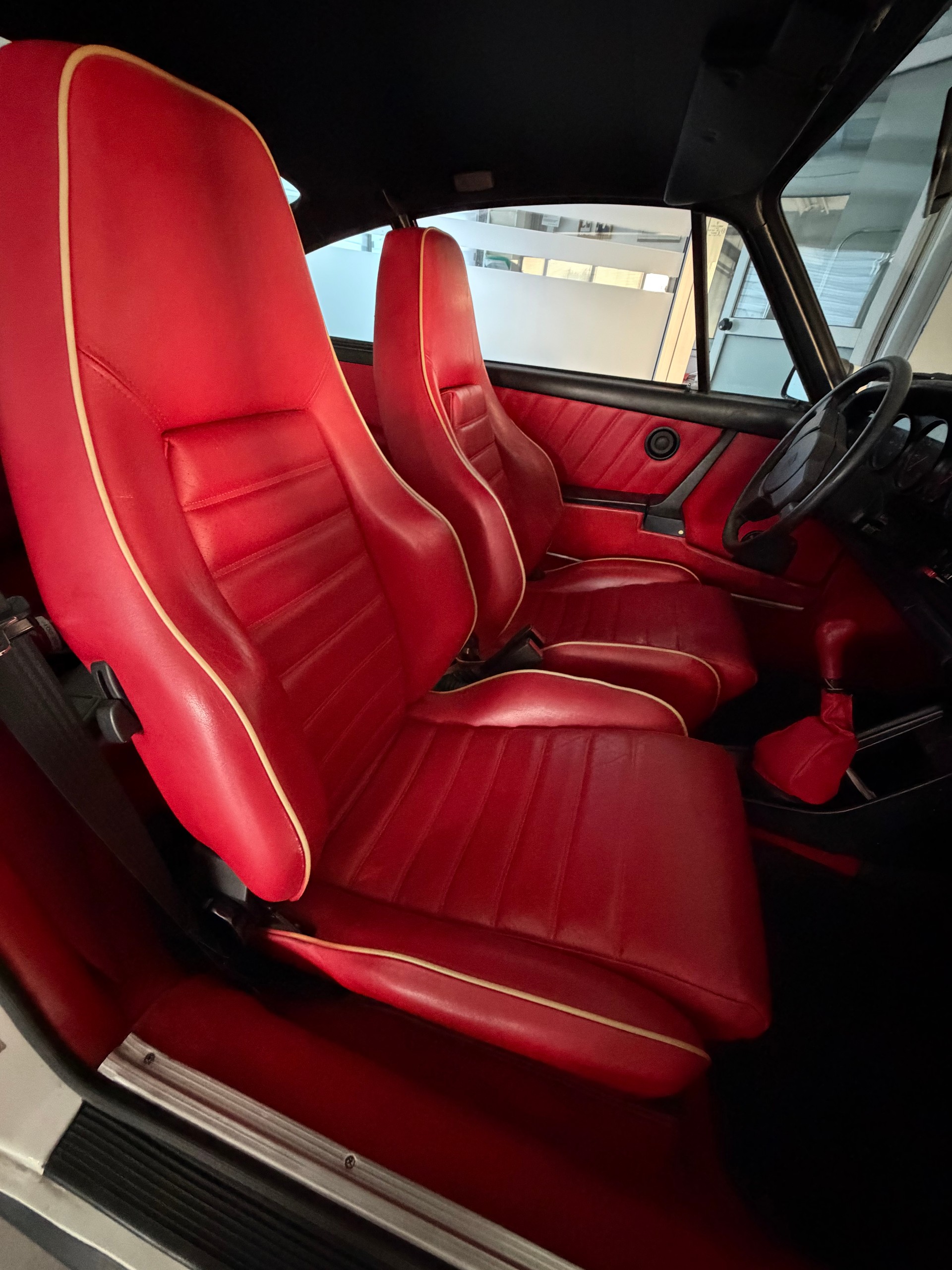 PORSCHE 911 Carrera Turbo-look-image-4